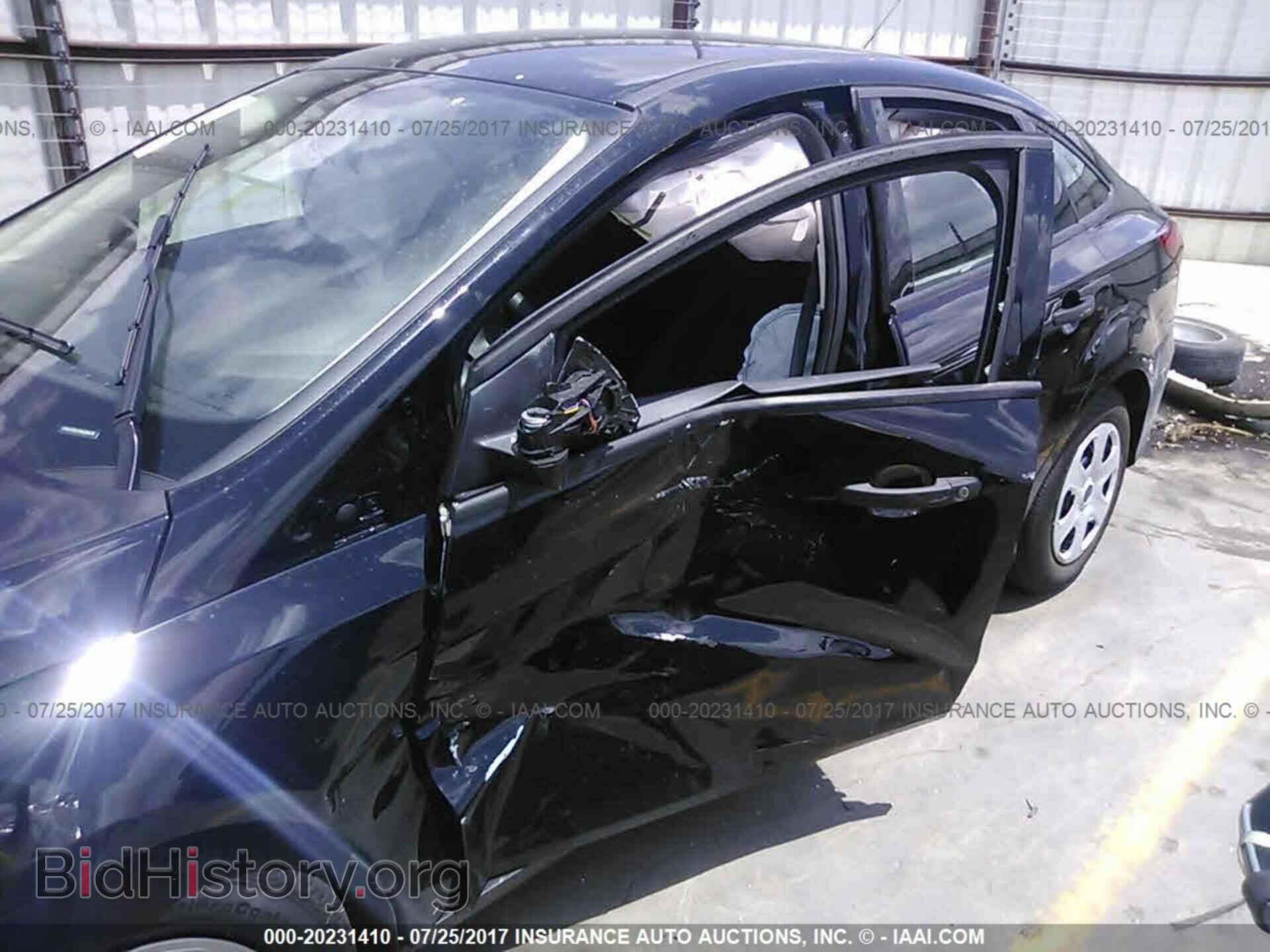 2017 Ford Focus - VIN: 1FADP3E27HL235570 - Photo 6