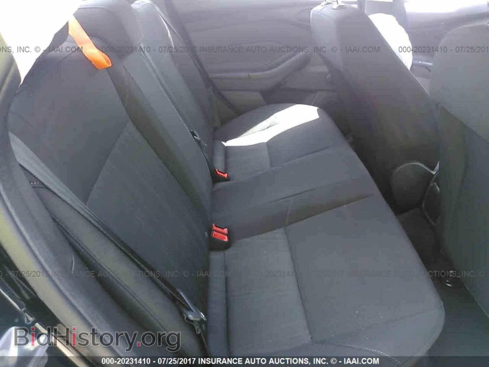 2017 Ford Focus - VIN: 1FADP3E27HL235570 - Photo 8