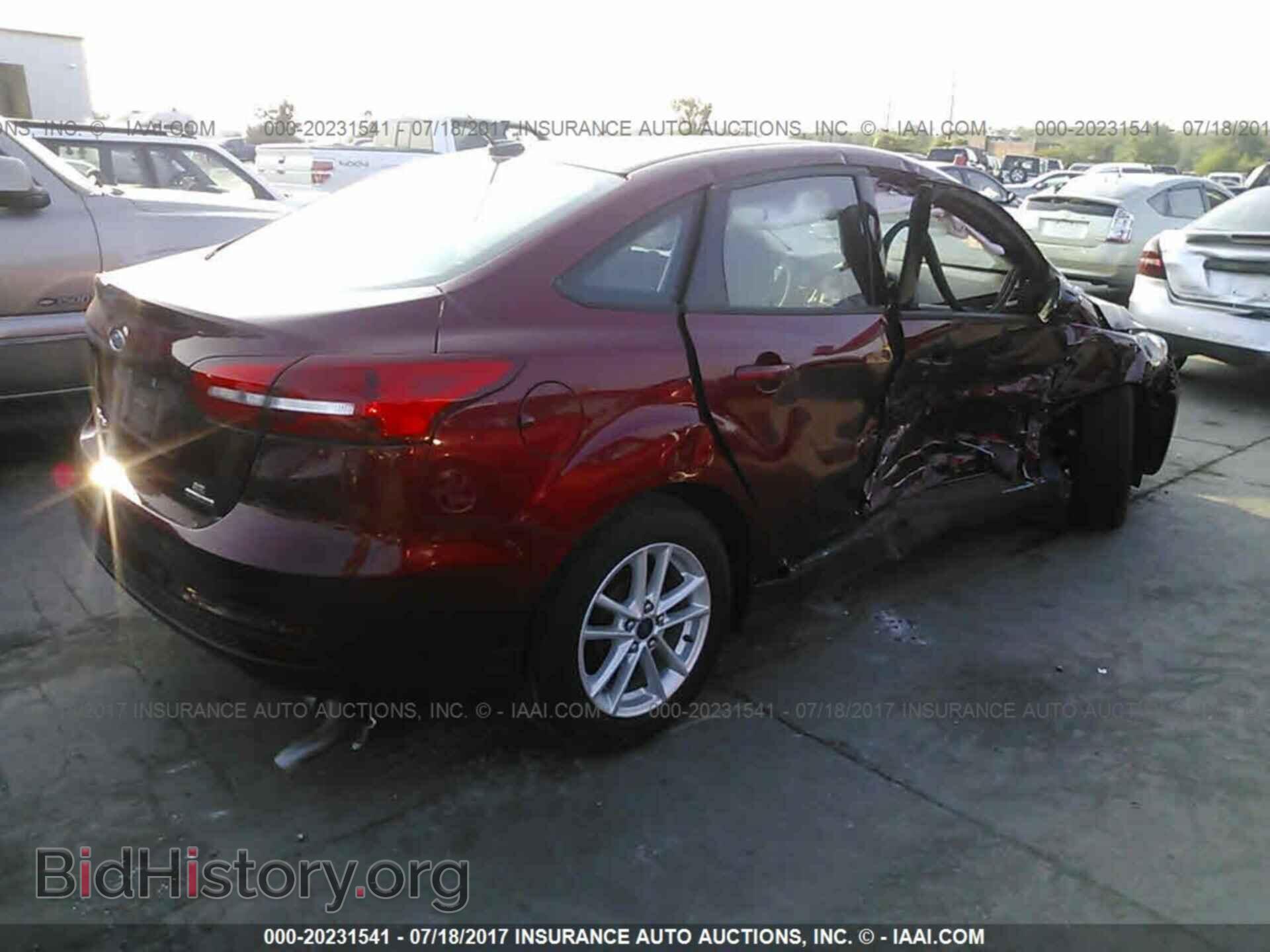 2016 Ford Focus - VIN: 1FADP3F29GL202941 - Photo 4