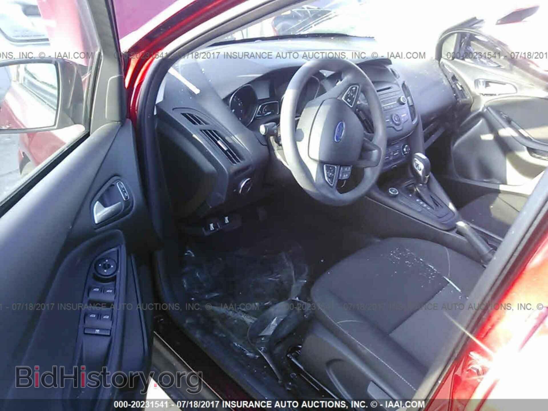 2016 Ford Focus - VIN: 1FADP3F29GL202941 - Photo 5