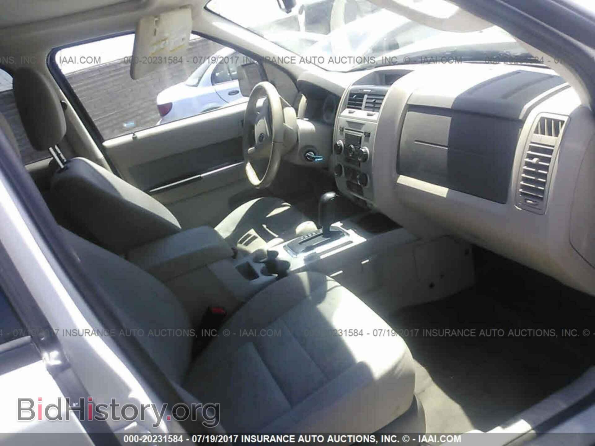 2011 Ford Escape - VIN: 1FMCU0D70BKA62302 - Фото 5