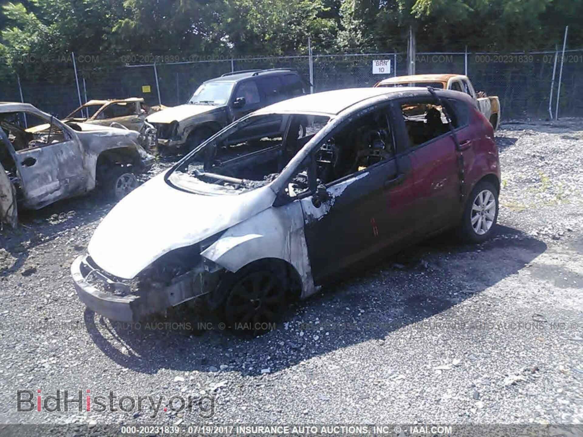 2012 Ford Fiesta - VIN: 3FADP4EJ7CM176380 - Photo 2