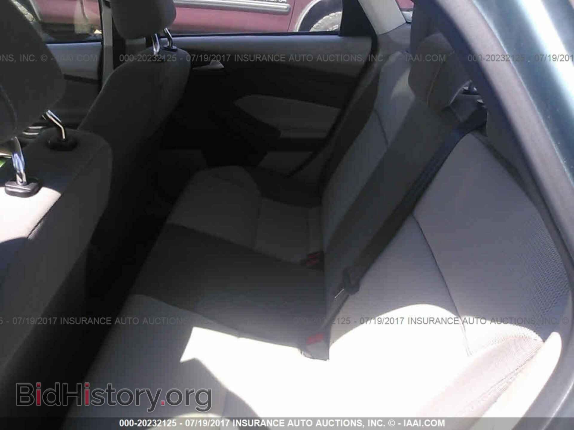 2012 Ford Focus - VIN: 1FAHP3F29CL290322 - Photo 8