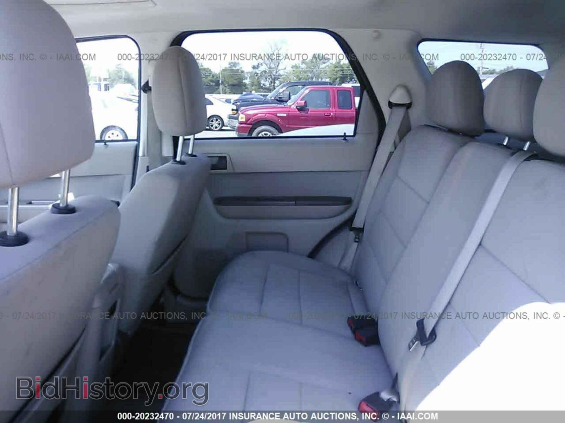 2011 Ford Escape - VIN: 1FMCU0DG8BKB24285 - Photo 8