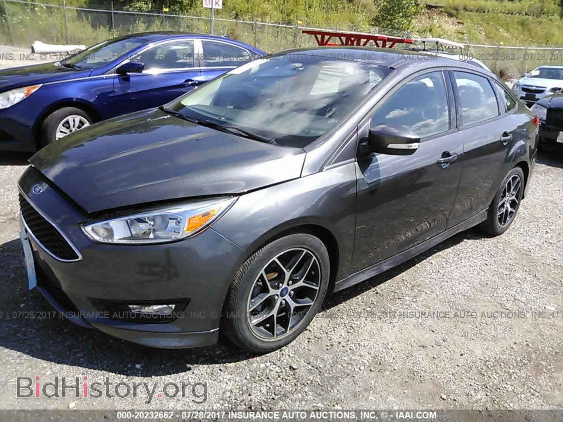2015 Ford Focus - VIN: 1FADP3F24FL333628 - Photo 2
