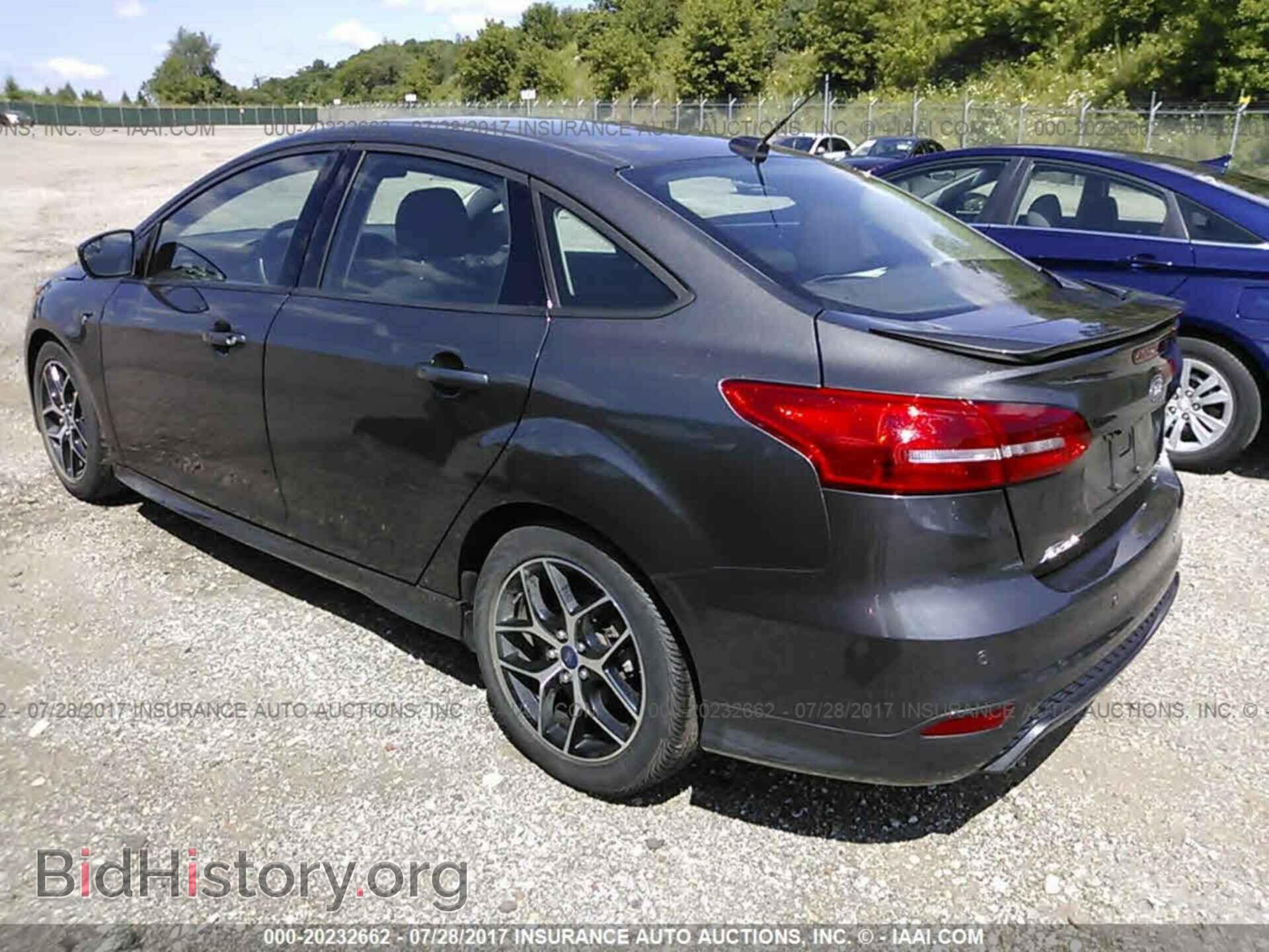 2015 Ford Focus - VIN: 1FADP3F24FL333628 - Photo 3
