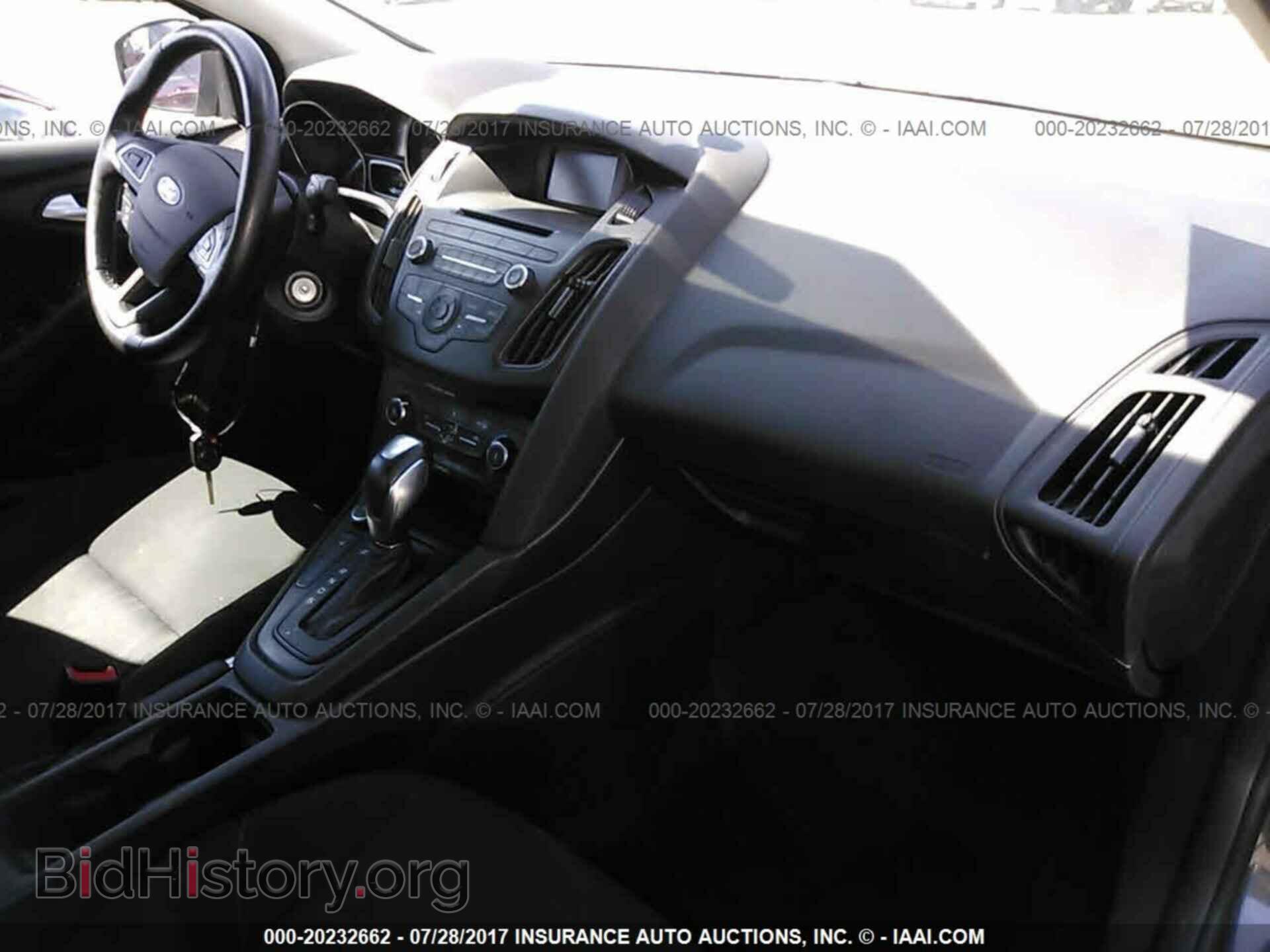 2015 Ford Focus - VIN: 1FADP3F24FL333628 - Photo 5