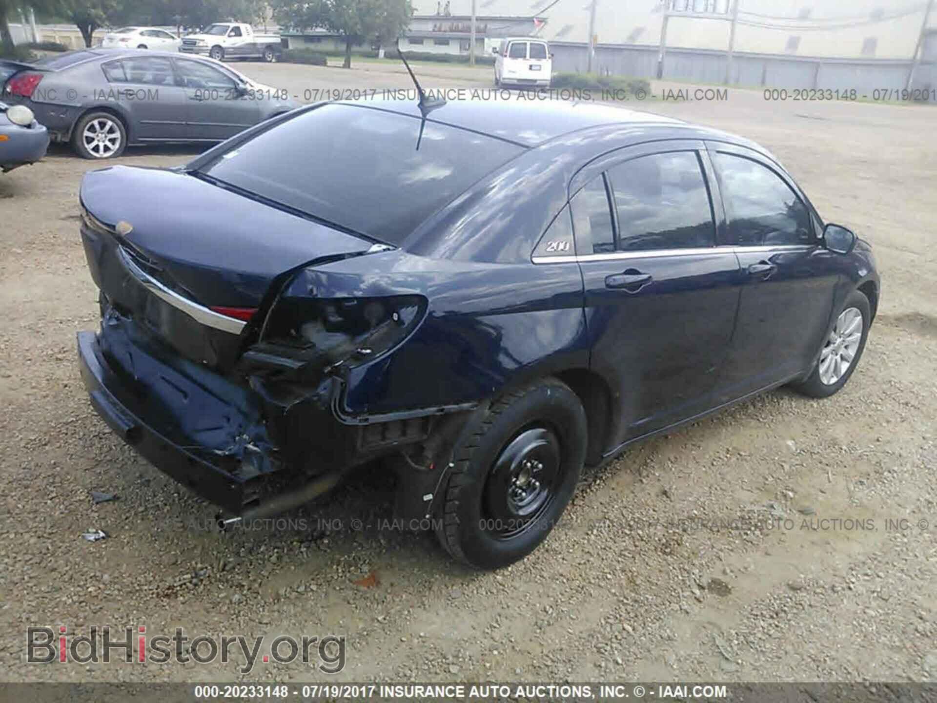 2014 Chrysler 200 - VIN: 1C3CCBBB2EN186640 - Photo 4