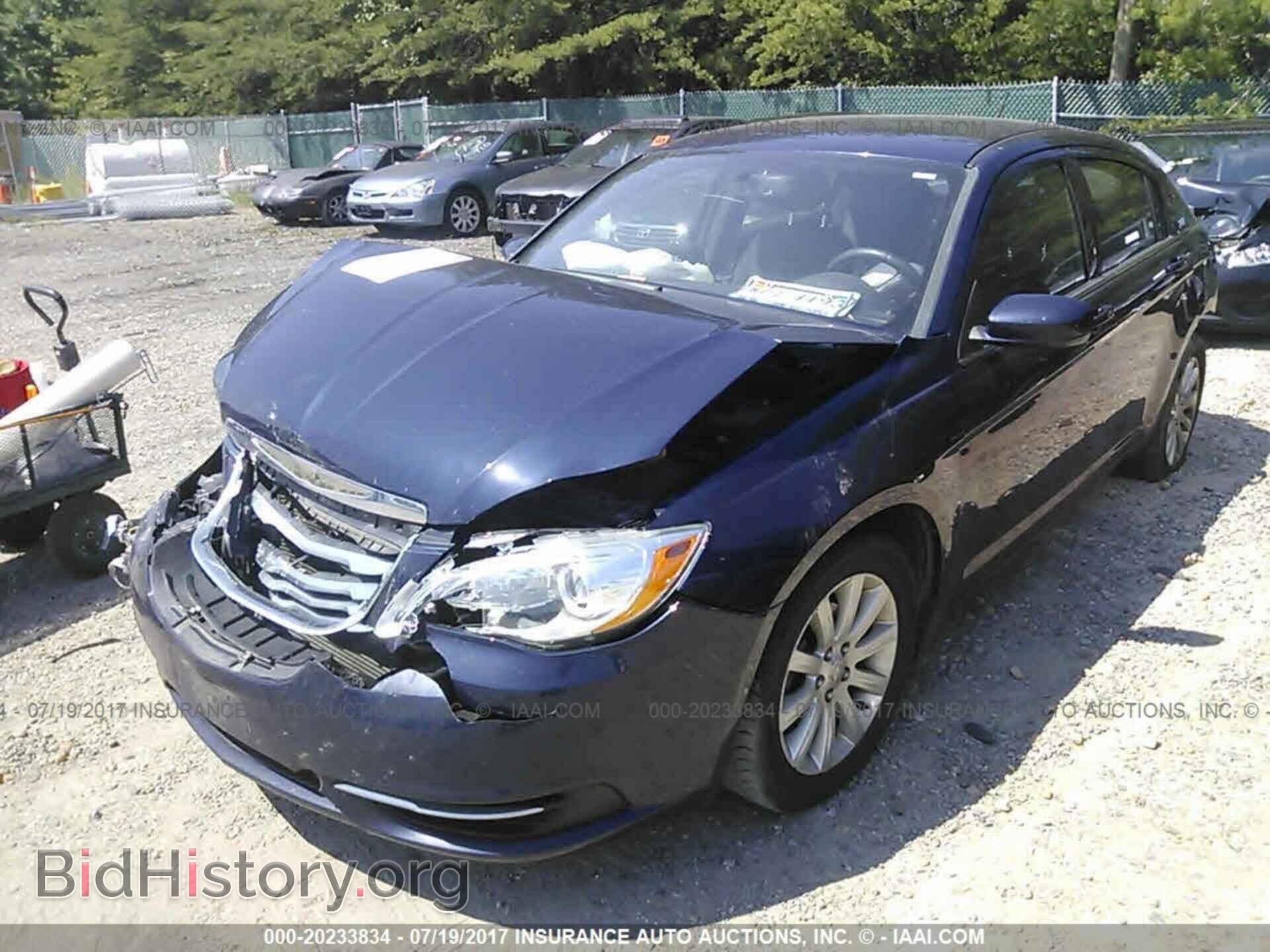 2013 Chrysler 200 - VIN: 1C3CCBBB2DN550229 - Photo 2