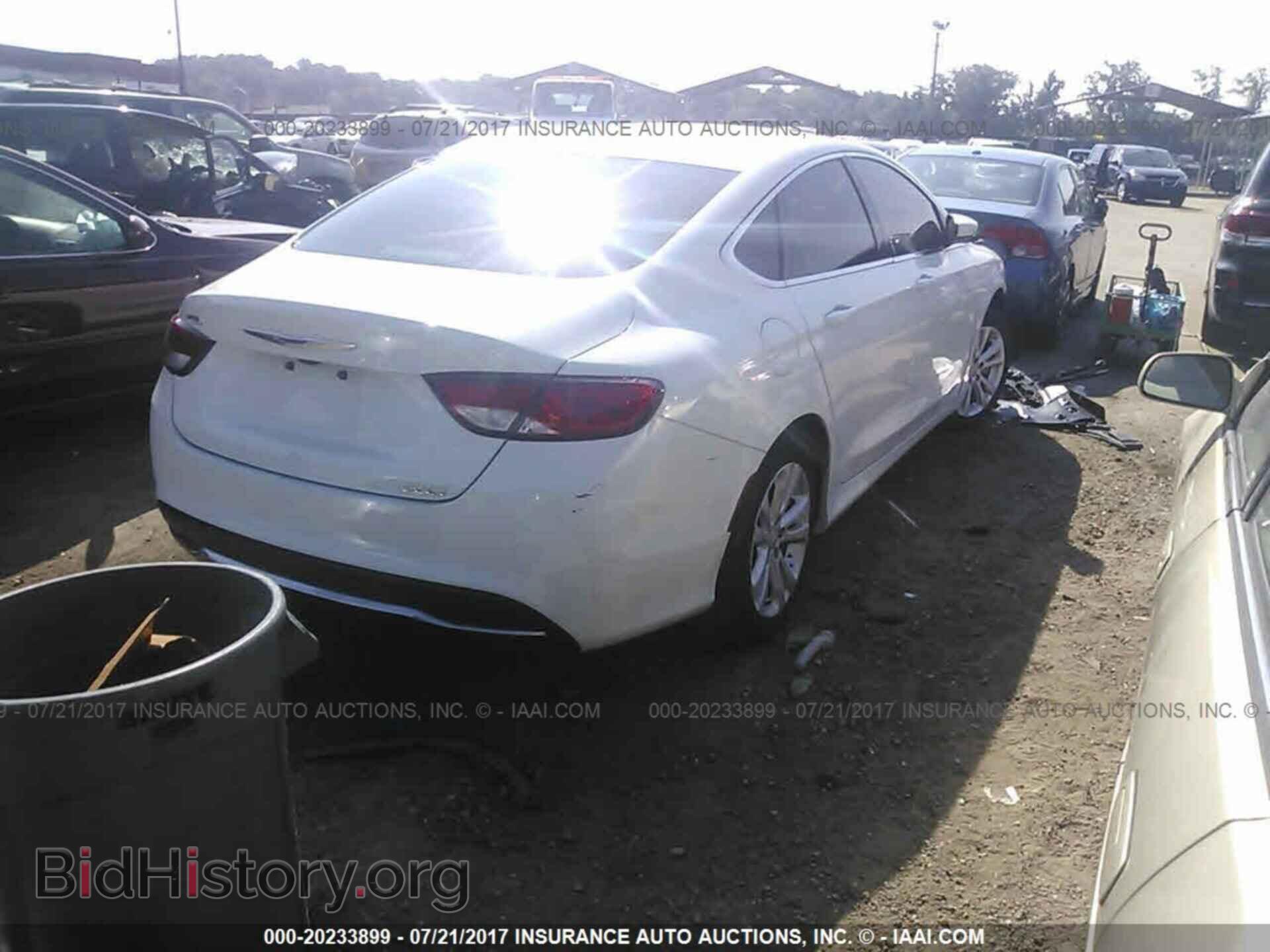 2015 Chrysler 200 - VIN: 1C3CCCAB1FN752702 - Photo 4