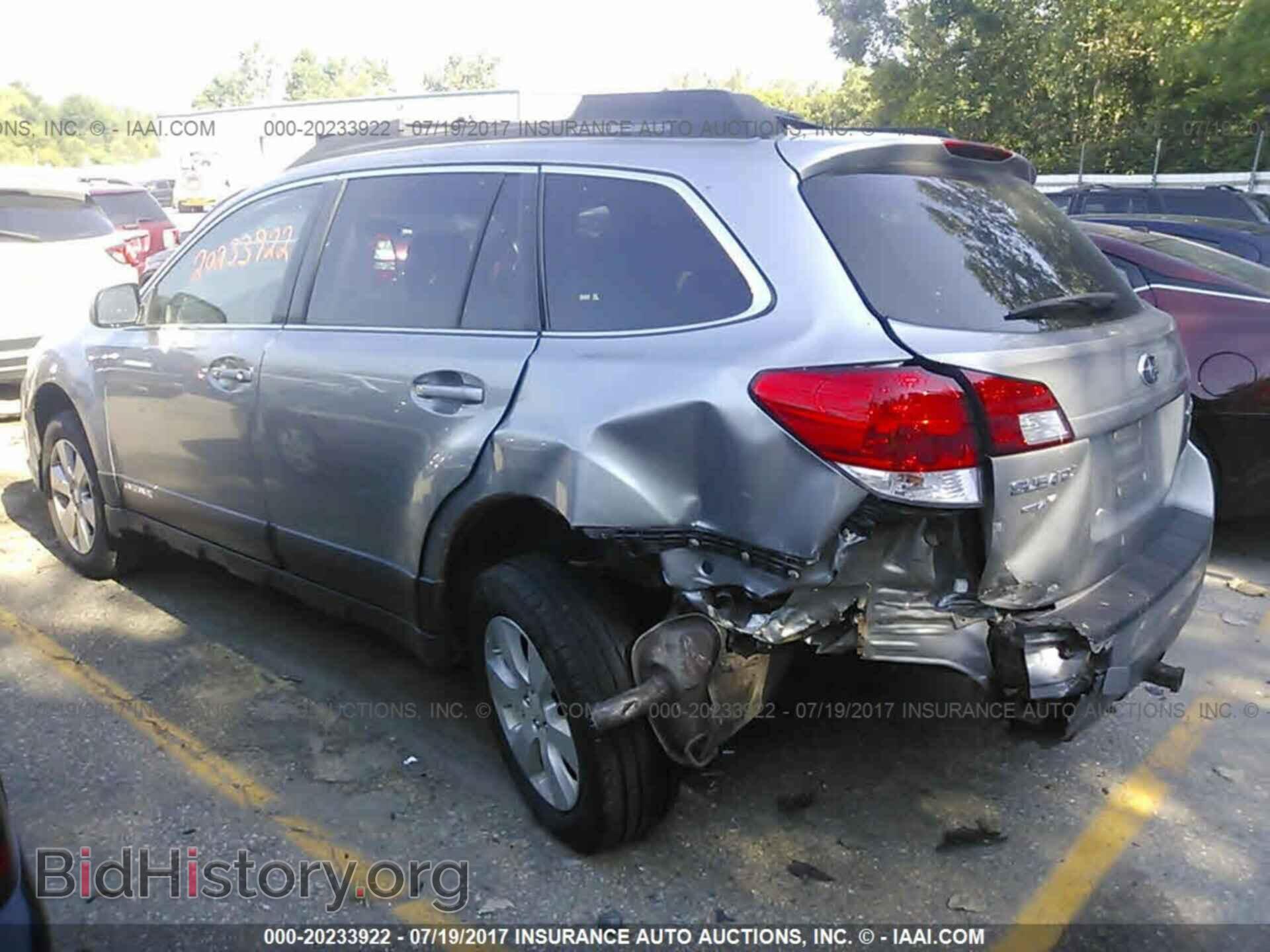 2011 Subaru Outback - VIN: 4S4BRBCC6B3365960 - Фото 3