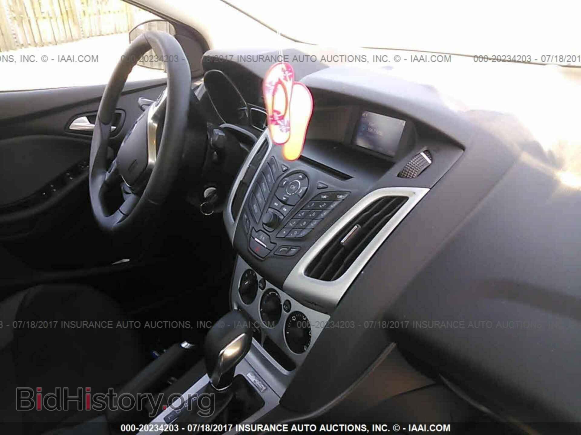 2014 Ford Focus - VIN: 1FADP3F2XEL370116 - Photo 5