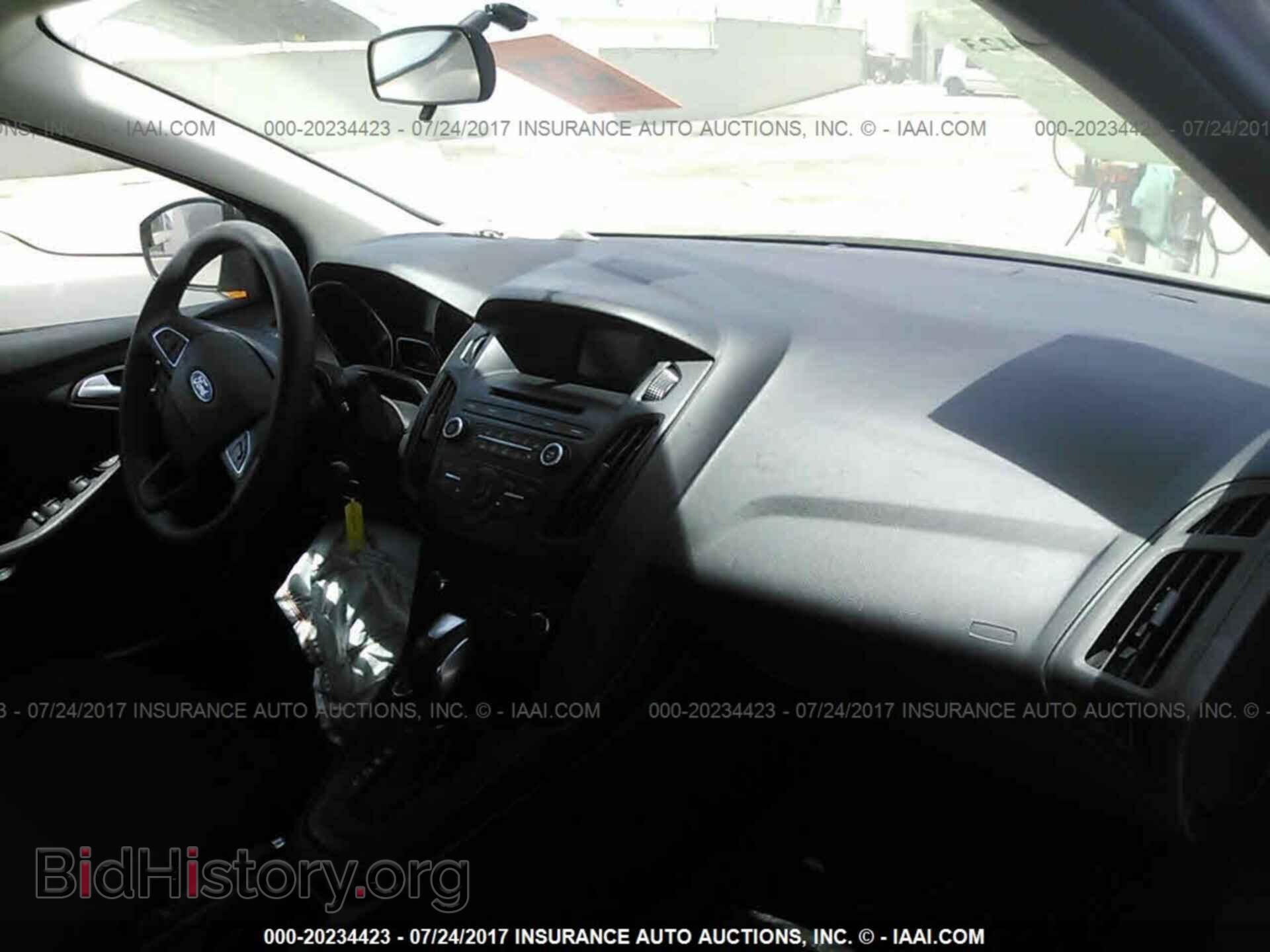 2015 Ford Focus - VIN: 1FADP3F20FL335229 - Photo 5