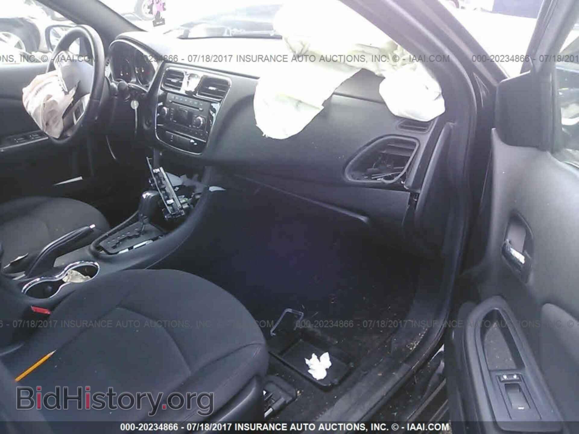 2014 Chrysler 200 - VIN: 1C3CCBBBXEN197644 - Фото 5