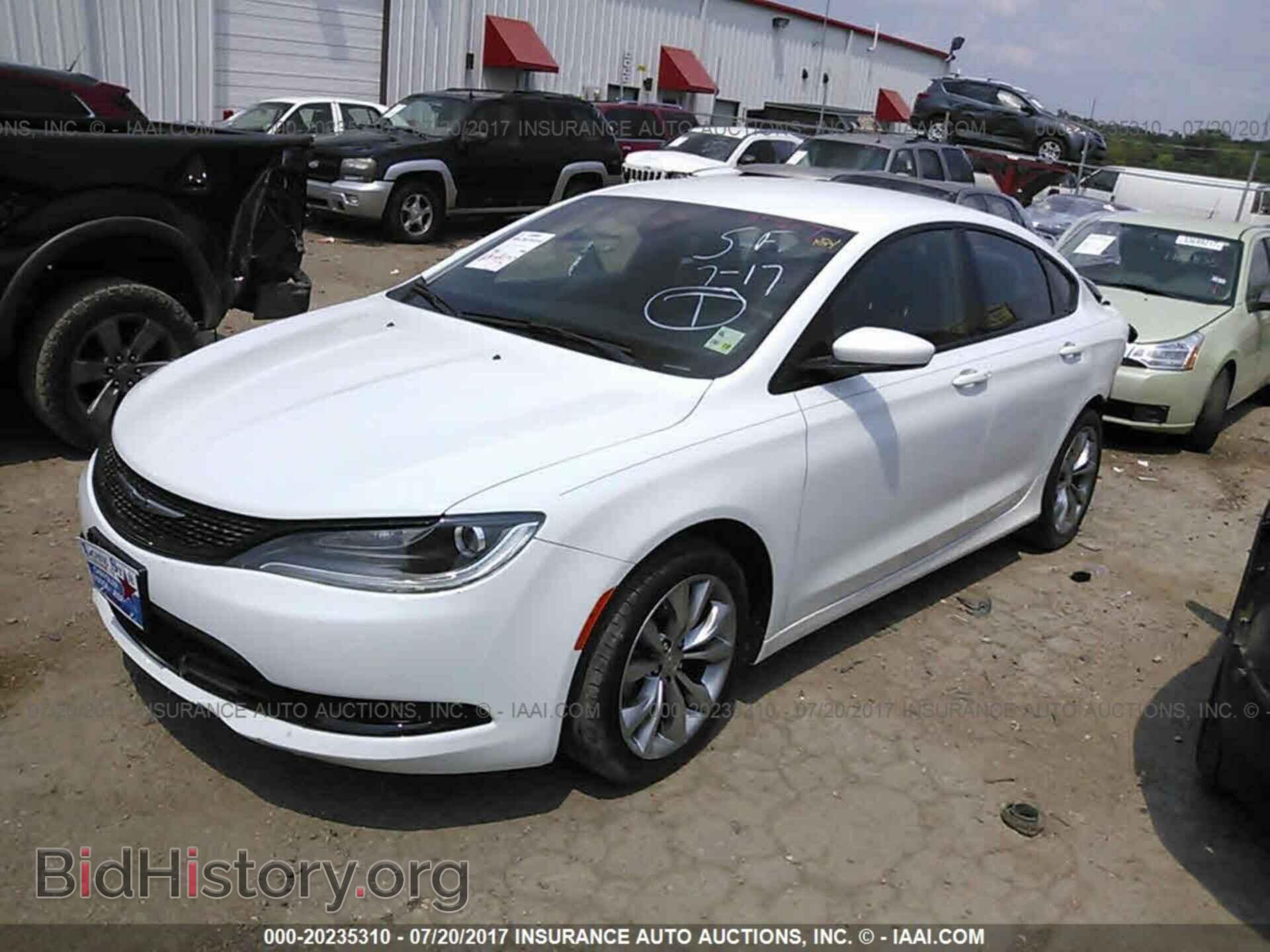 2016 Chrysler 200 - VIN: 1C3CCCBB4GN115741 - Фото 2