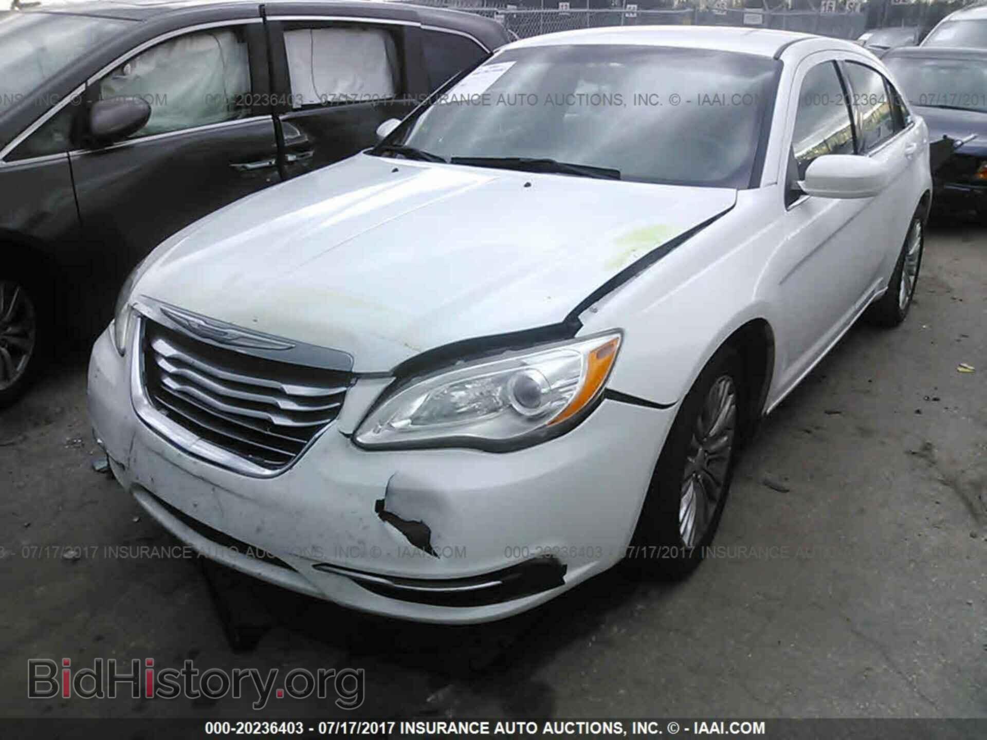 2013 Chrysler 200 - VIN: 1C3CCBAB2DN671389 - Photo 2