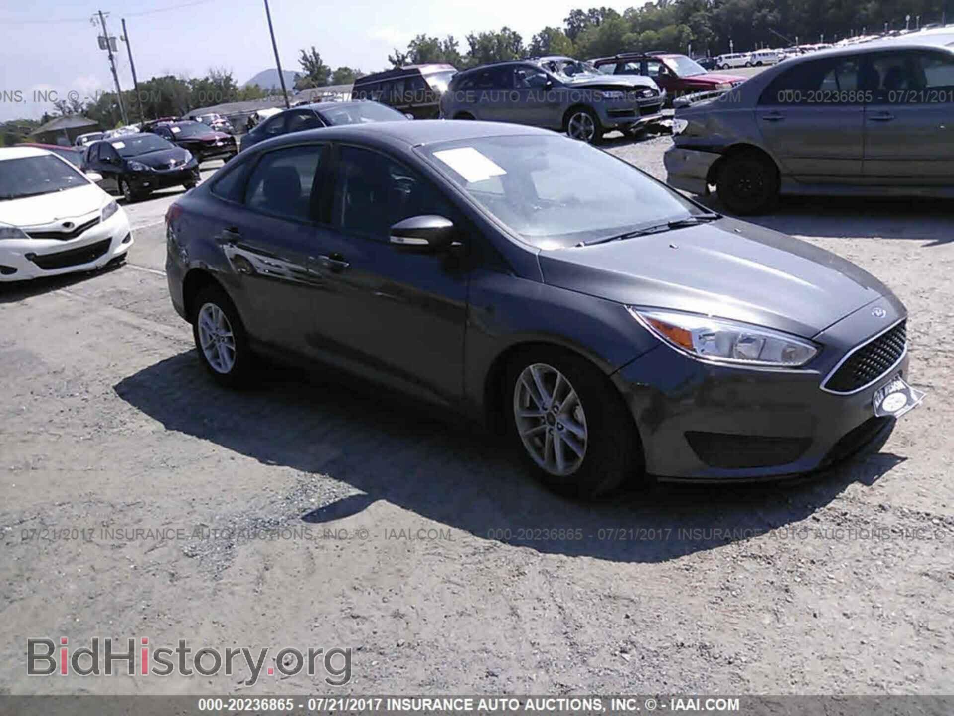 Photo 1FADP3F22HL262240 - Ford Focus 2017
