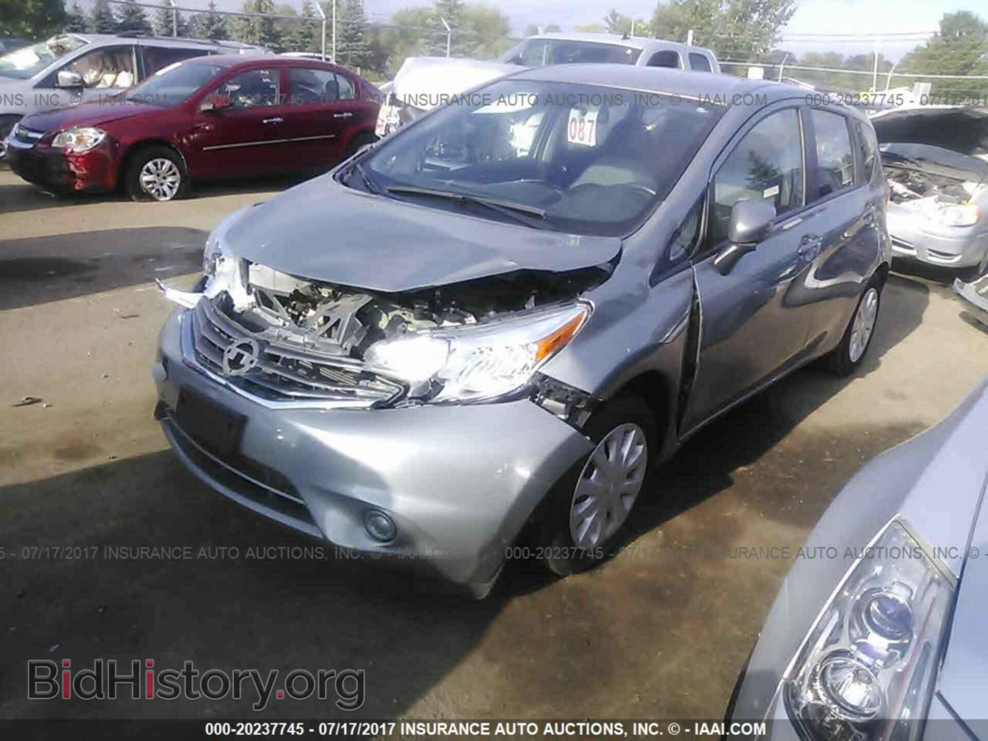 2015 Nissan Versa note - VIN: 3N1CE2CP6FL421898 - Фото 2