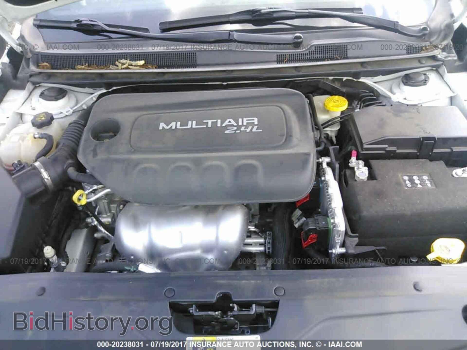 2015 Chrysler 200 - VIN: 1C3CCCBB2FN586821 - Photo 10