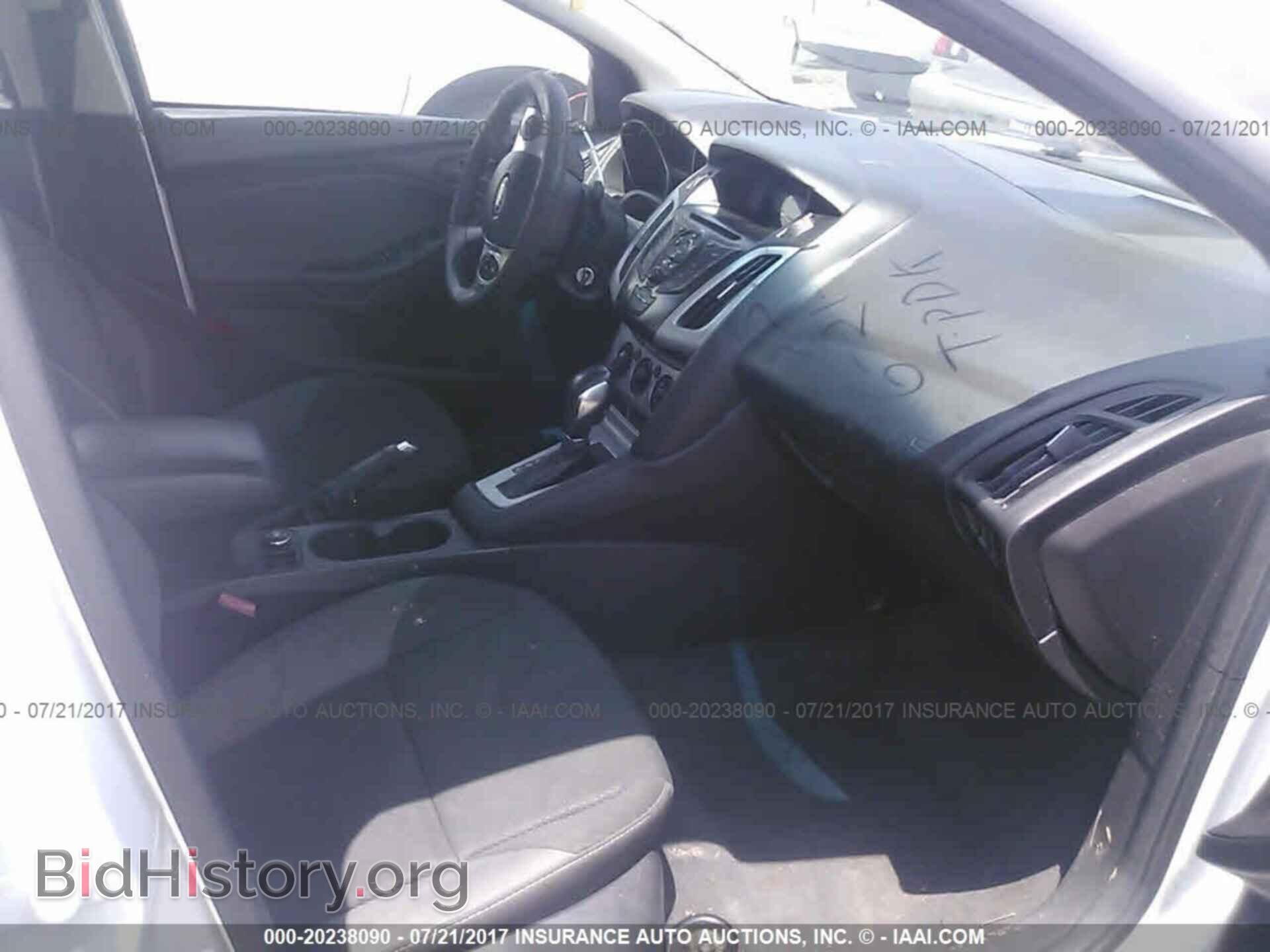 2012 Ford Focus - VIN: 1FAHP3F28CL207379 - Photo 5