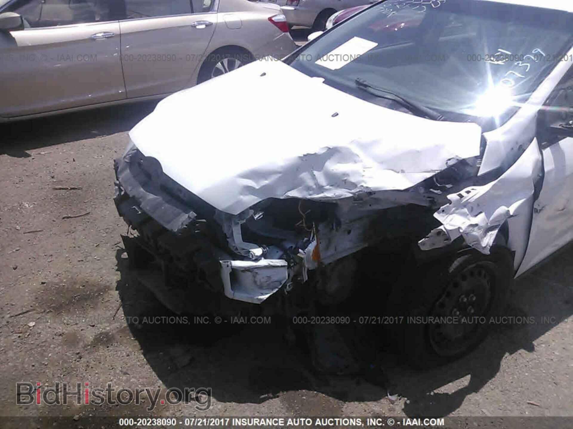 2012 Ford Focus - VIN: 1FAHP3F28CL207379 - Photo 6