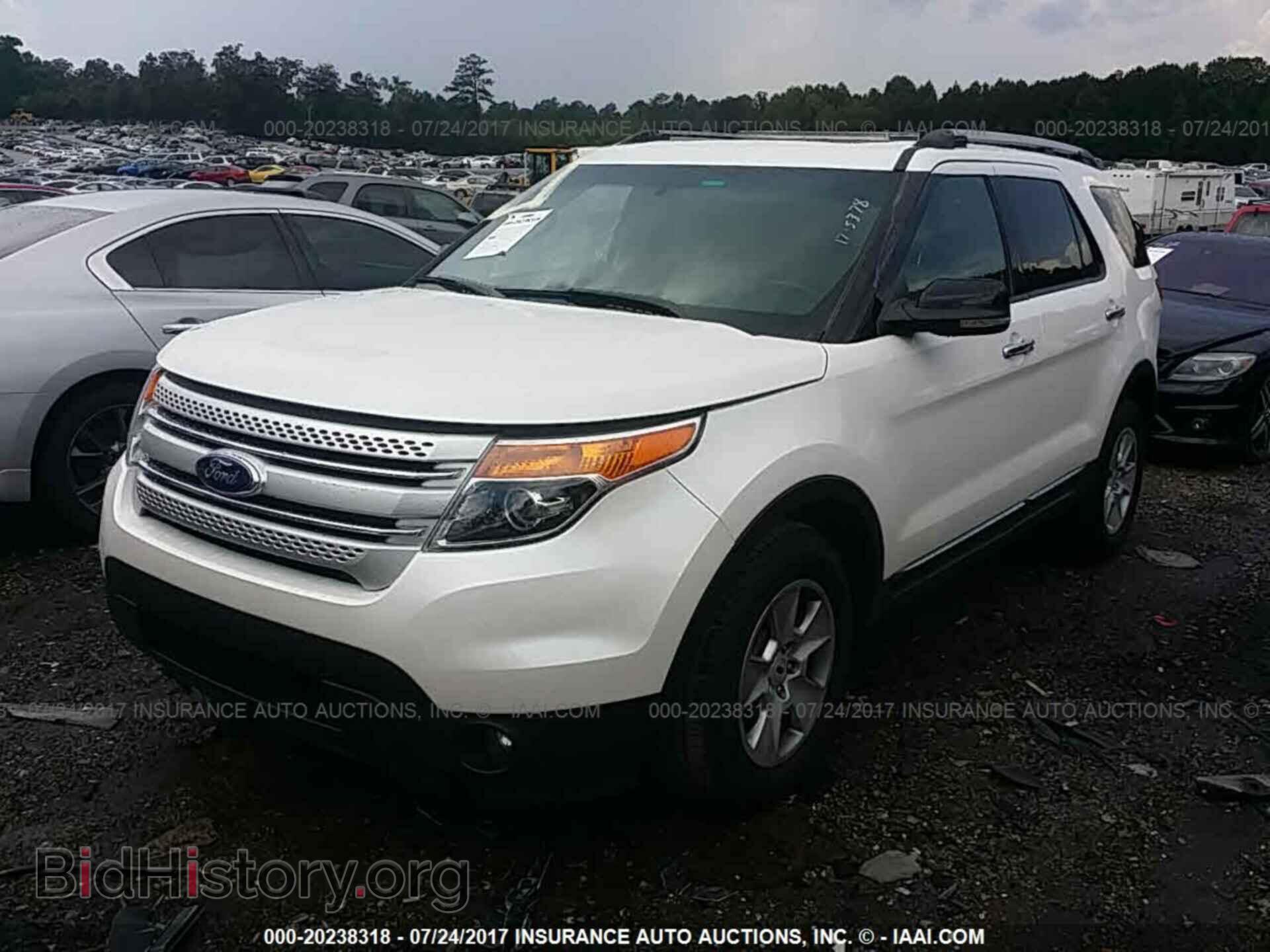 2012 Ford Explorer - VIN: 1FMHK7D82CGA70757 - Фото 2