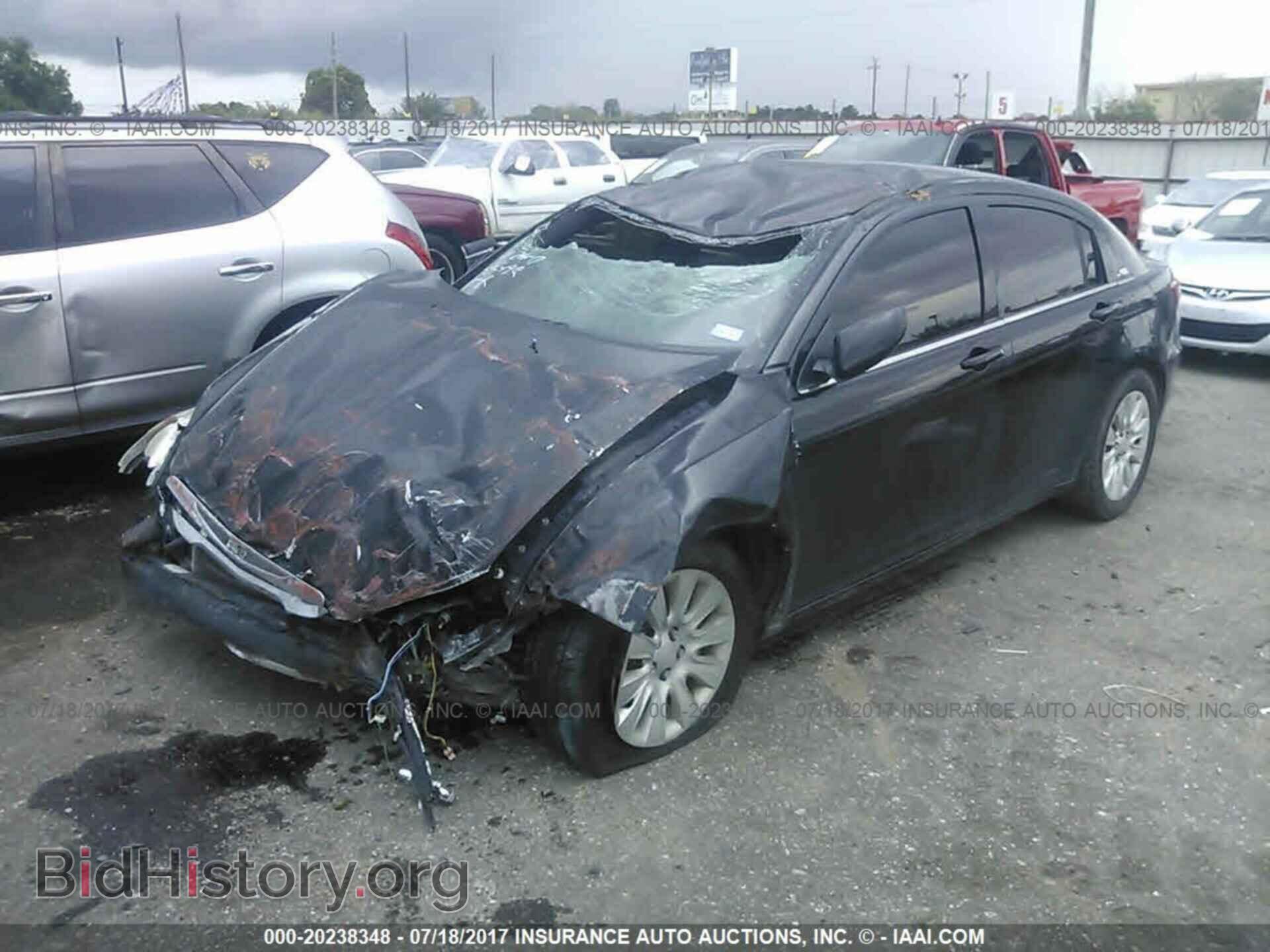 2012 Chrysler 200 - VIN: 1C3CCBAB7CN125475 - Фото 2