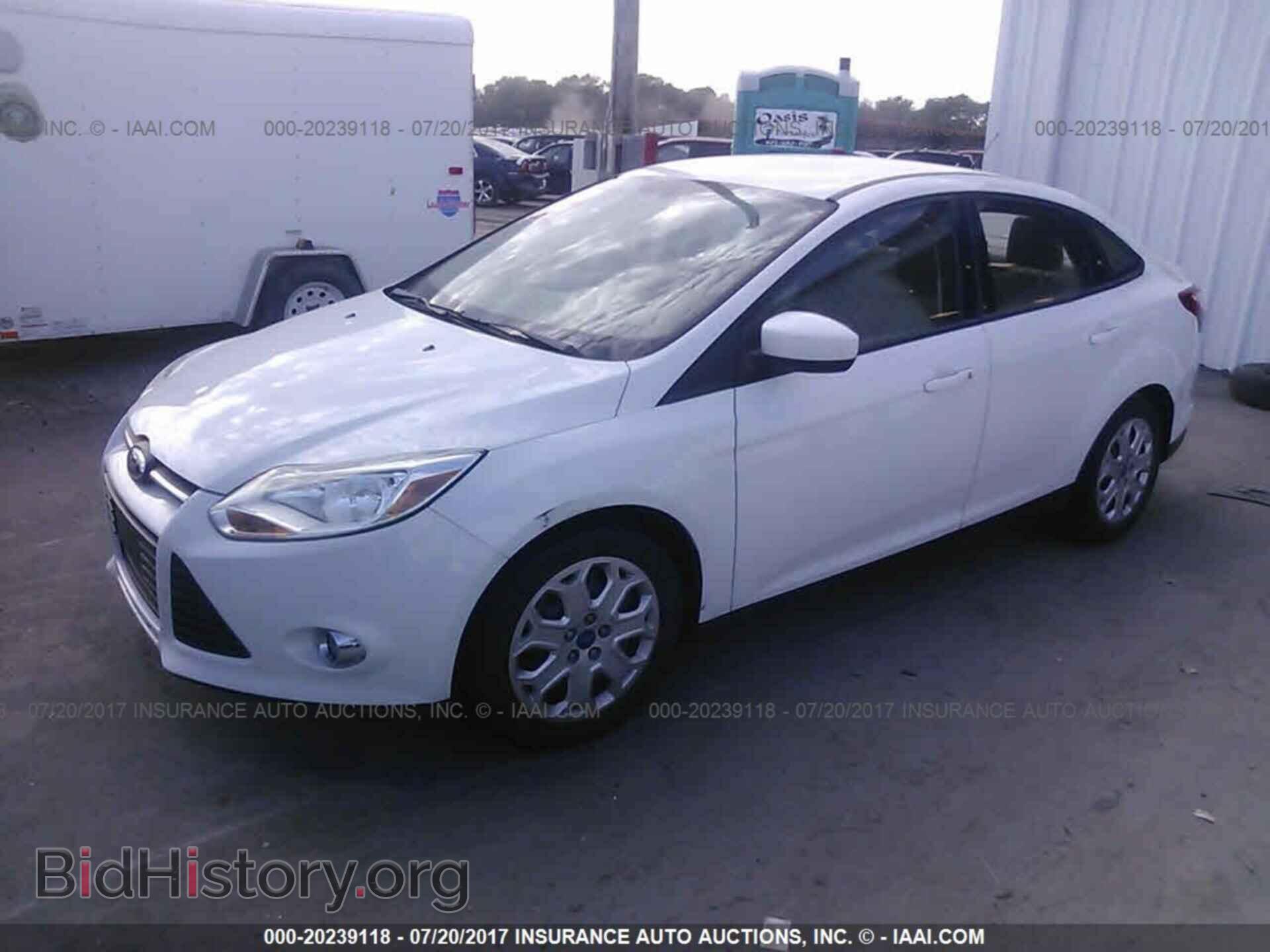2012 Ford Focus - VIN: 1FAHP3F25CL131541 - Photo 2