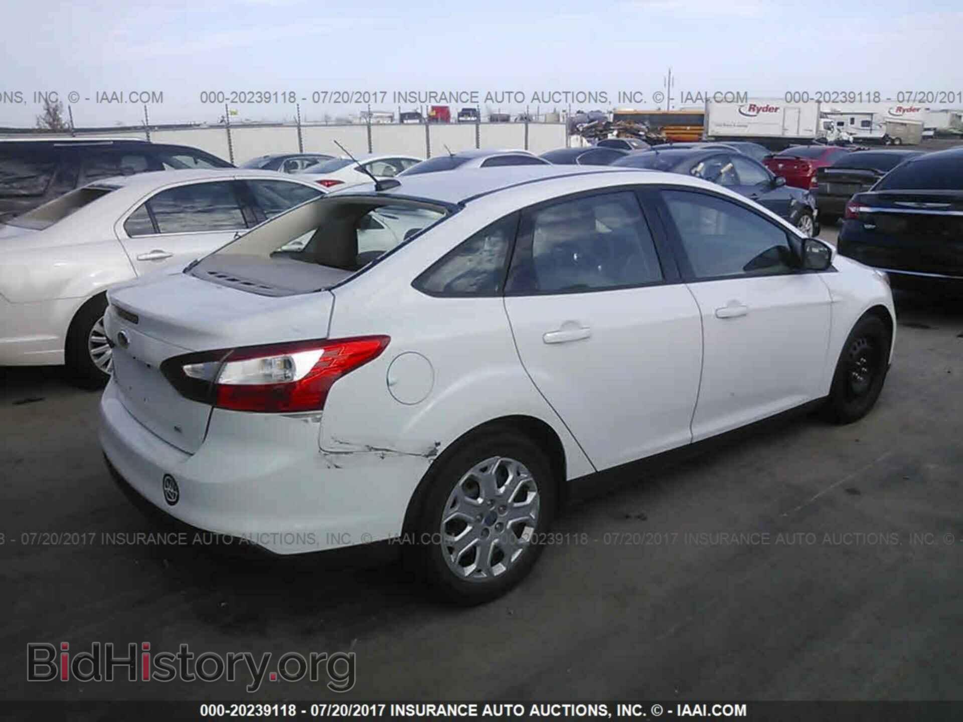 2012 Ford Focus - VIN: 1FAHP3F25CL131541 - Photo 4