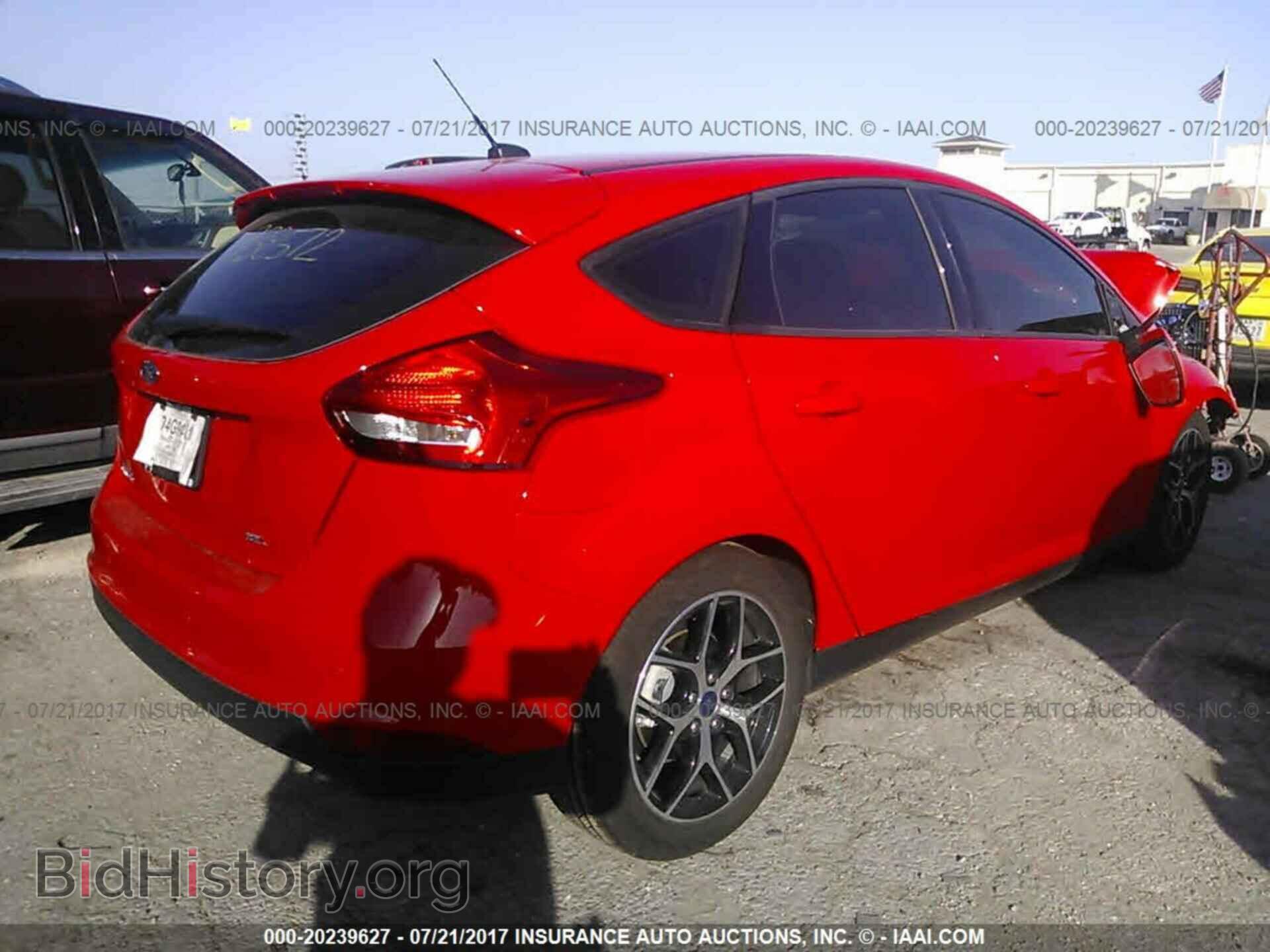 2017 Ford Focus - VIN: 1FADP3M26HL229678 - Photo 4