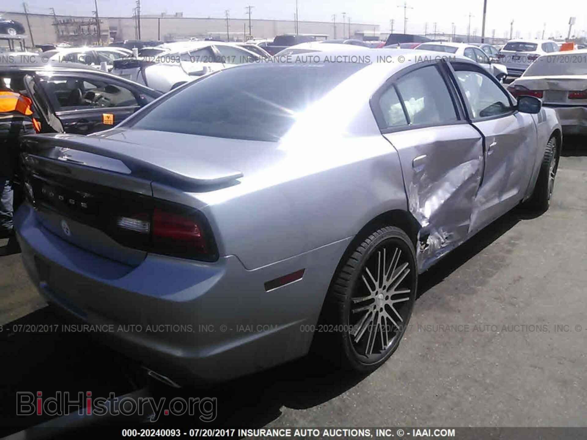 2013 Dodge Charger - VIN: 2C3CDXBG7DH622279 - Photo 4