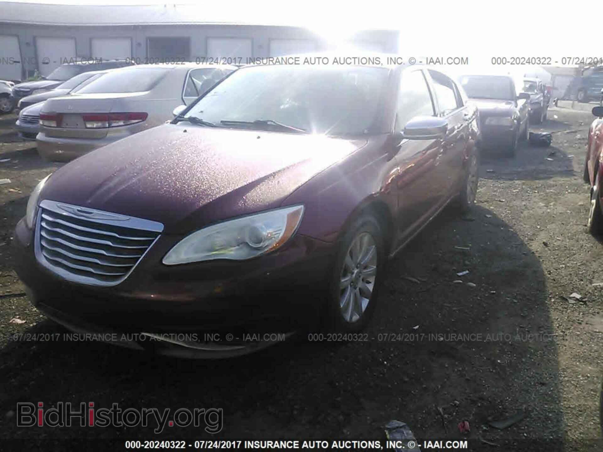 2013 Chrysler 200 - VIN: 1C3CCBCG2DN553285 - Photo 2