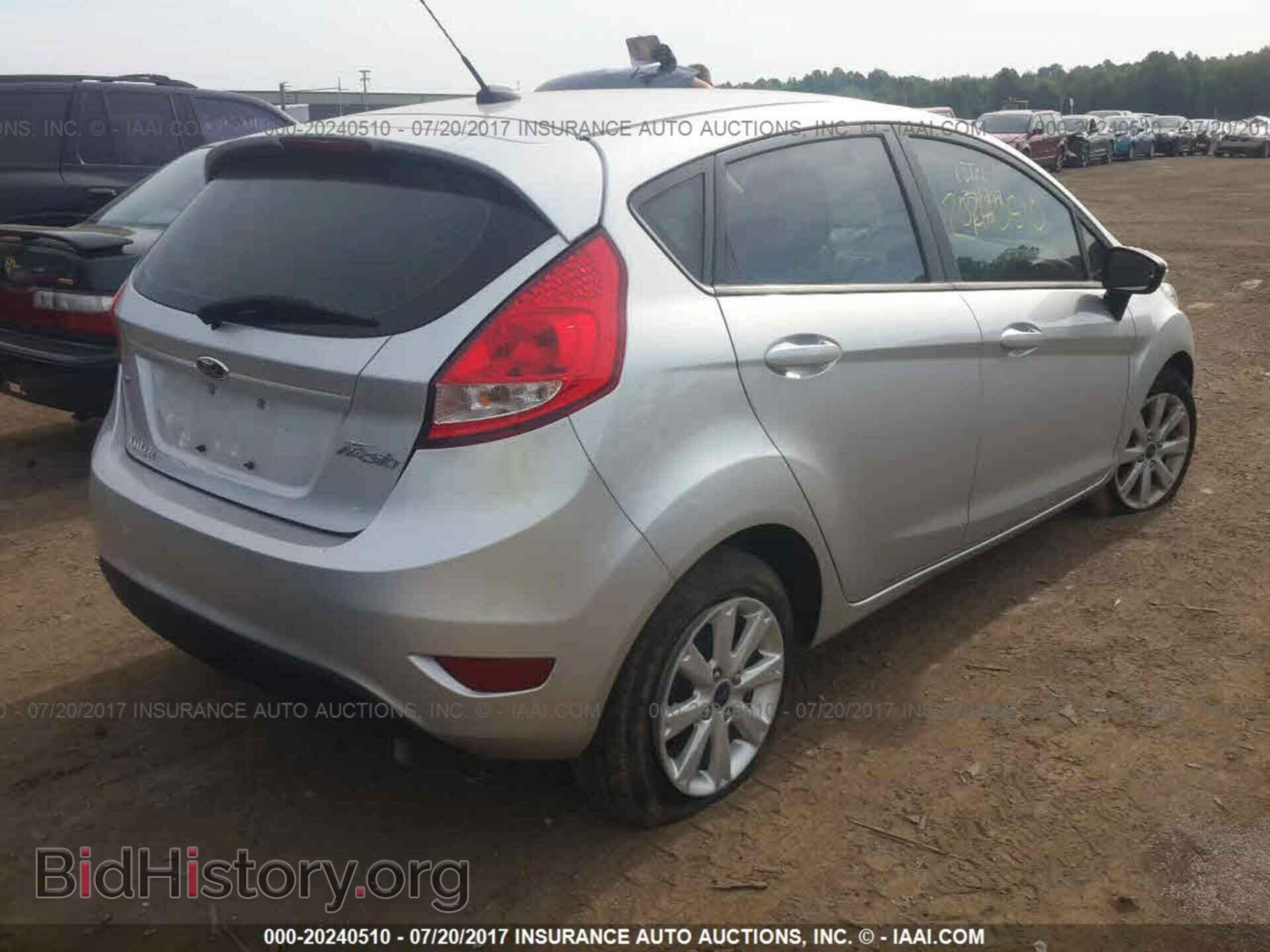 2013 Ford Fiesta - VIN: 3FADP4EJ3DM220120 - Фото 4