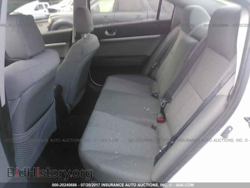 2011 Mitsubishi GALANT (VIN 4A32B2FF5BE018040) — photo 8 of 10