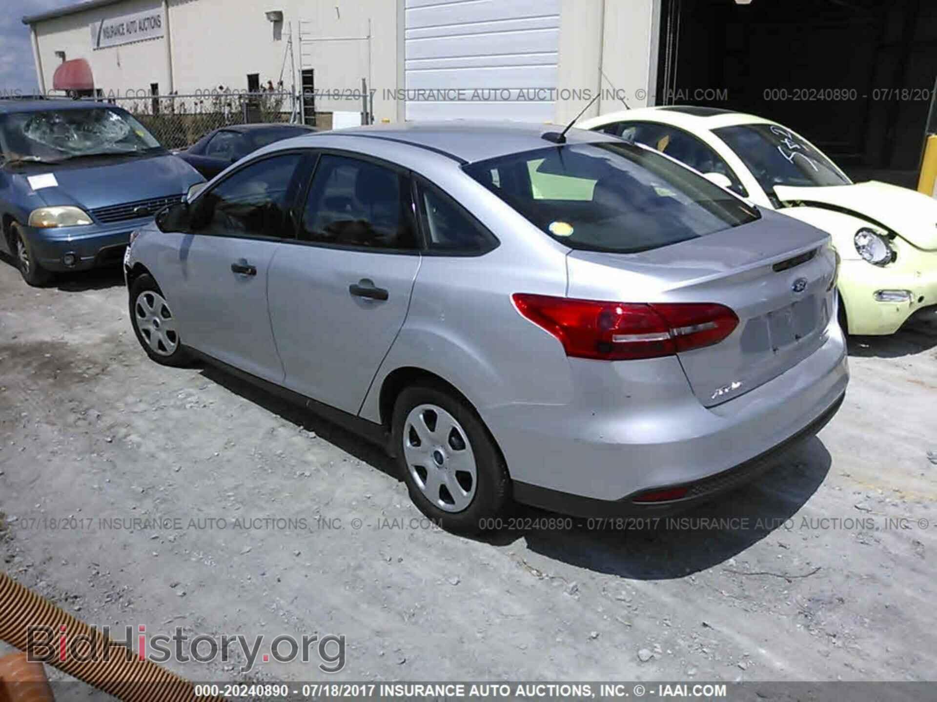 2015 Ford Focus - VIN: 1FADP3E27FL362459 - Photo 3