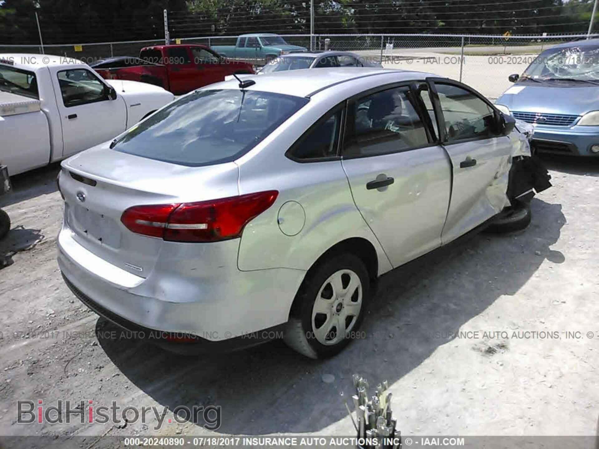 2015 Ford Focus - VIN: 1FADP3E27FL362459 - Photo 4