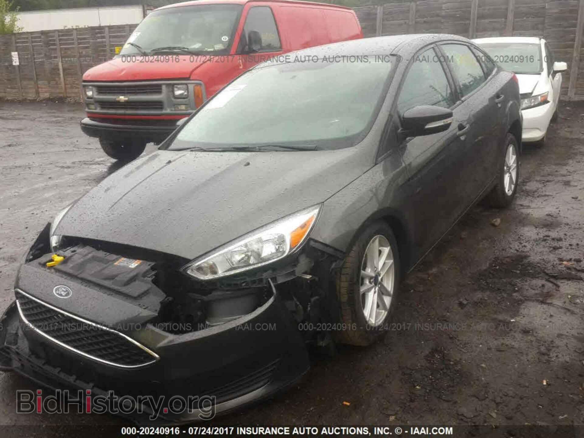 2016 Ford Focus - VIN: 1FADP3F24GL247897 - Фото 2