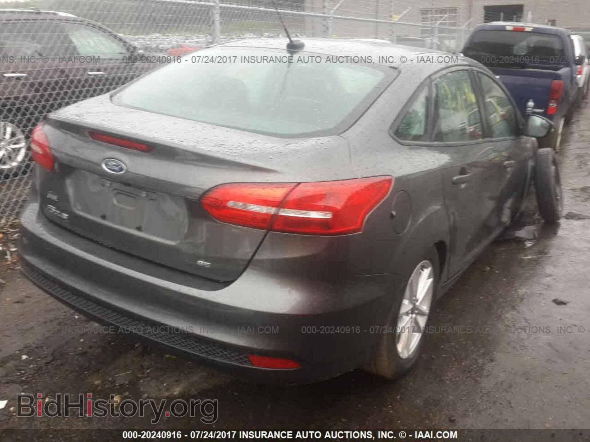 2016 Ford Focus - VIN: 1FADP3F24GL247897 - Фото 4