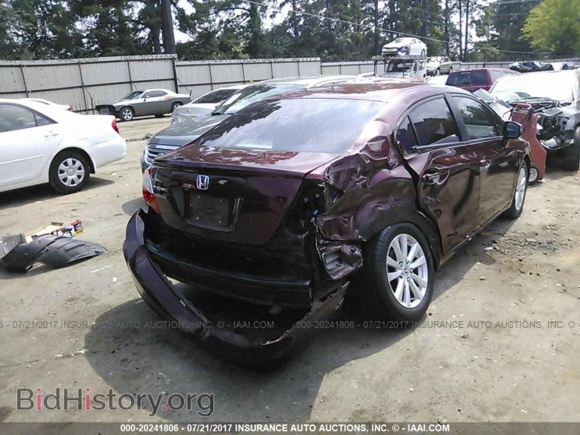 2012 Honda Civic - VIN: 2HGFB2F97CH532109 - Photo 4