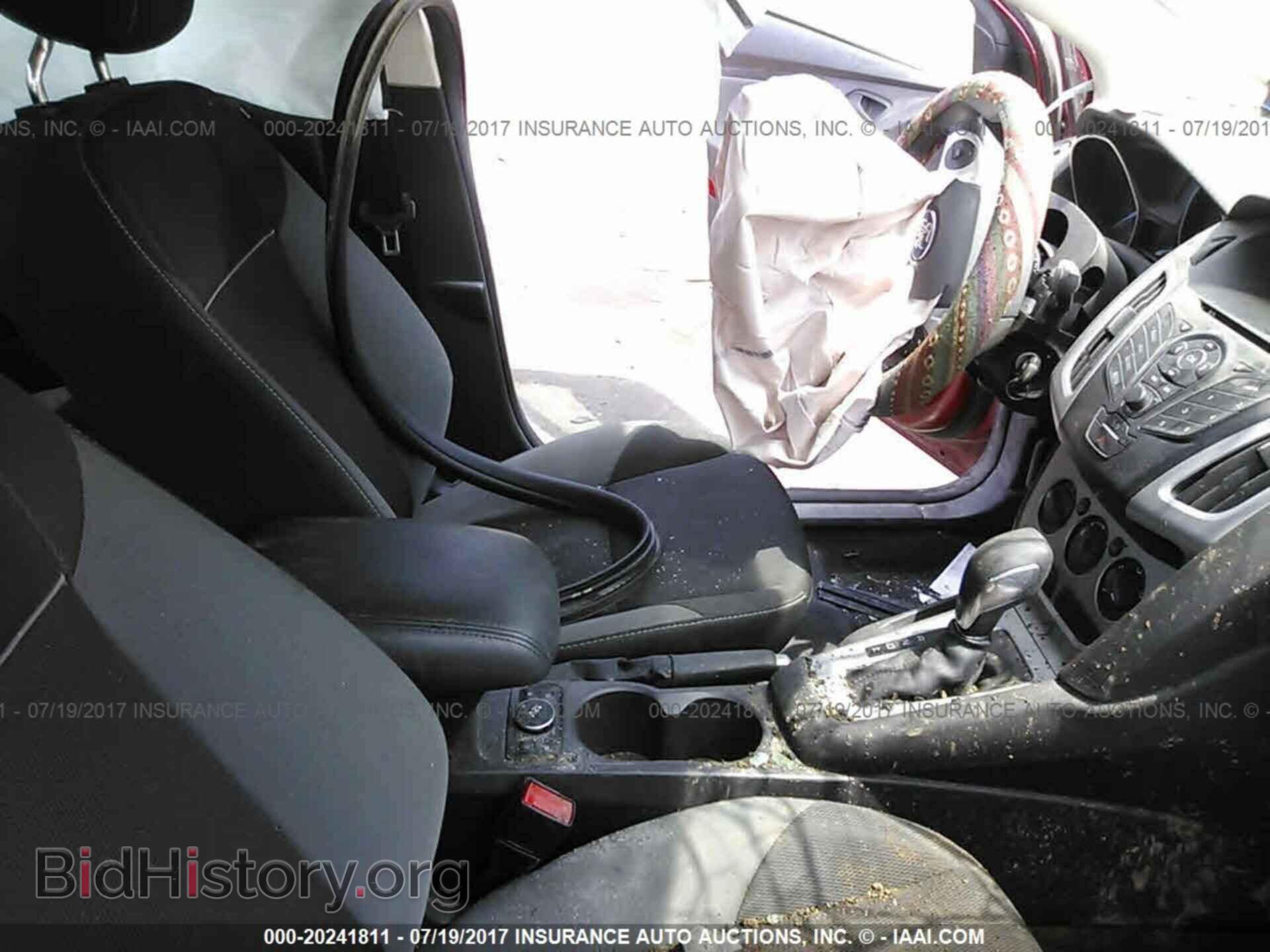 2012 Ford Focus - VIN: 1FAHP3F25CL324076 - Photo 5