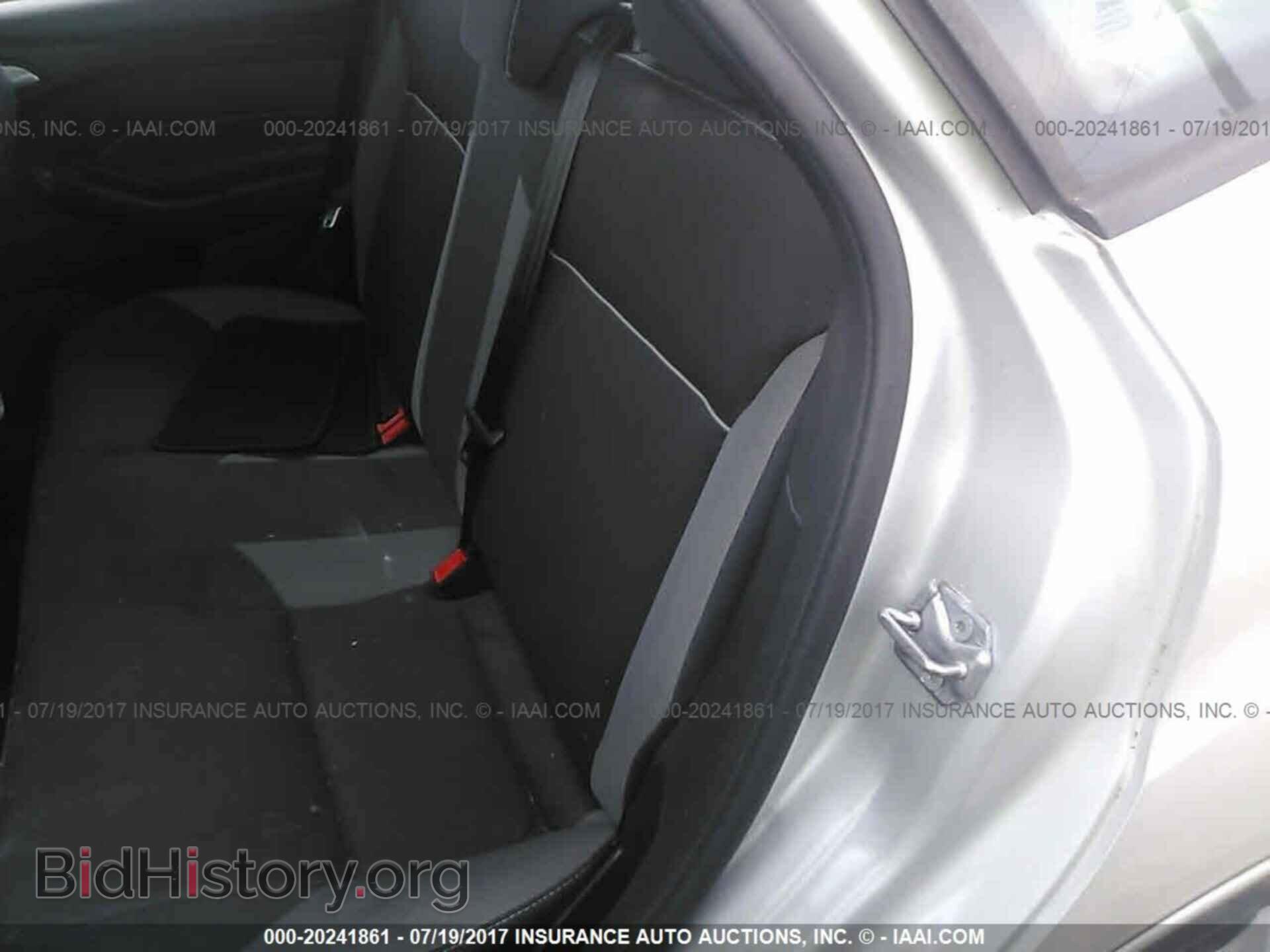 2013 Ford Focus - VIN: 1FADP3F22DL305792 - Photo 8