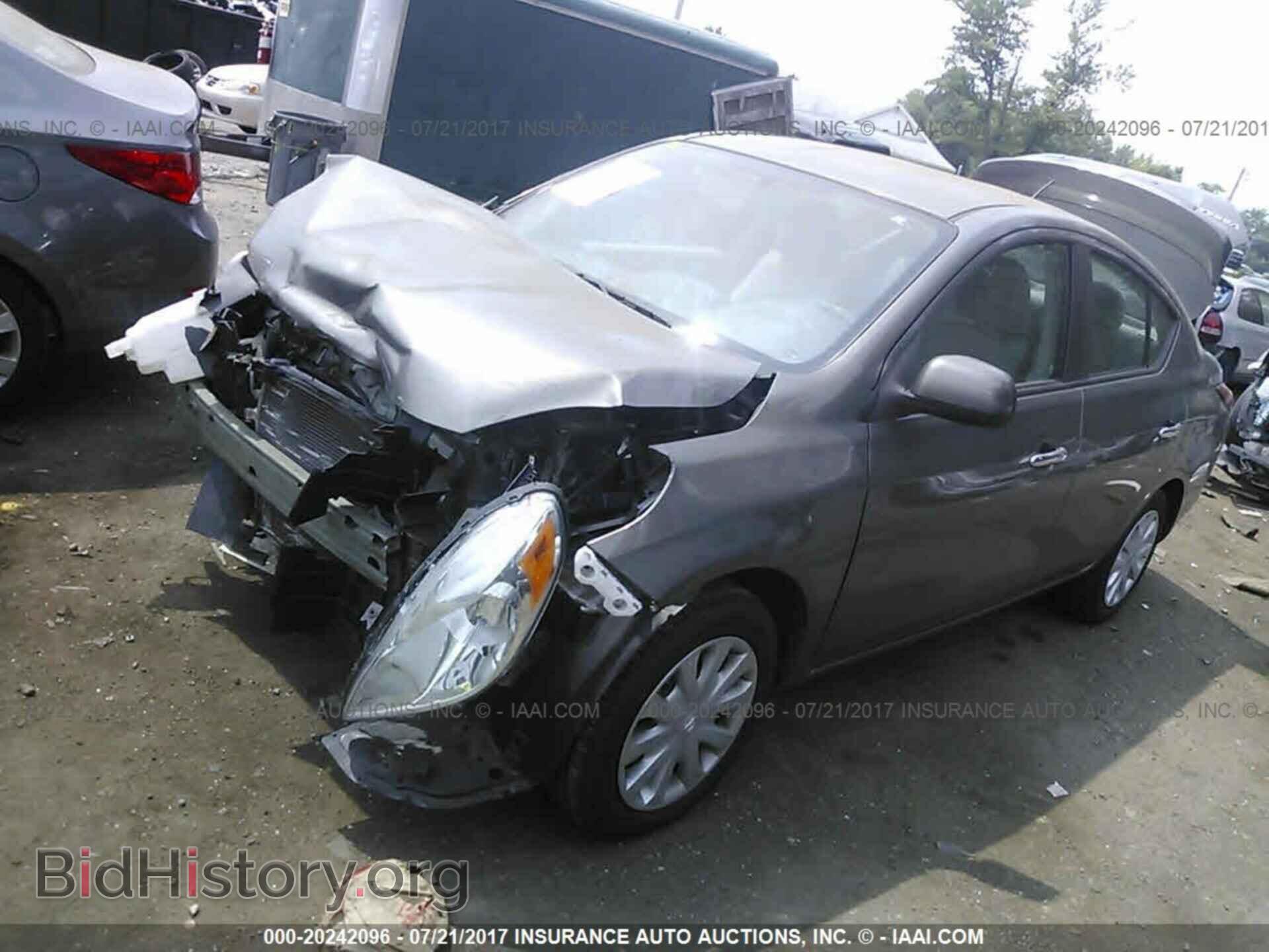 2013 Nissan Versa - VIN: 3N1CN7AP8DL852109 - Фото 2