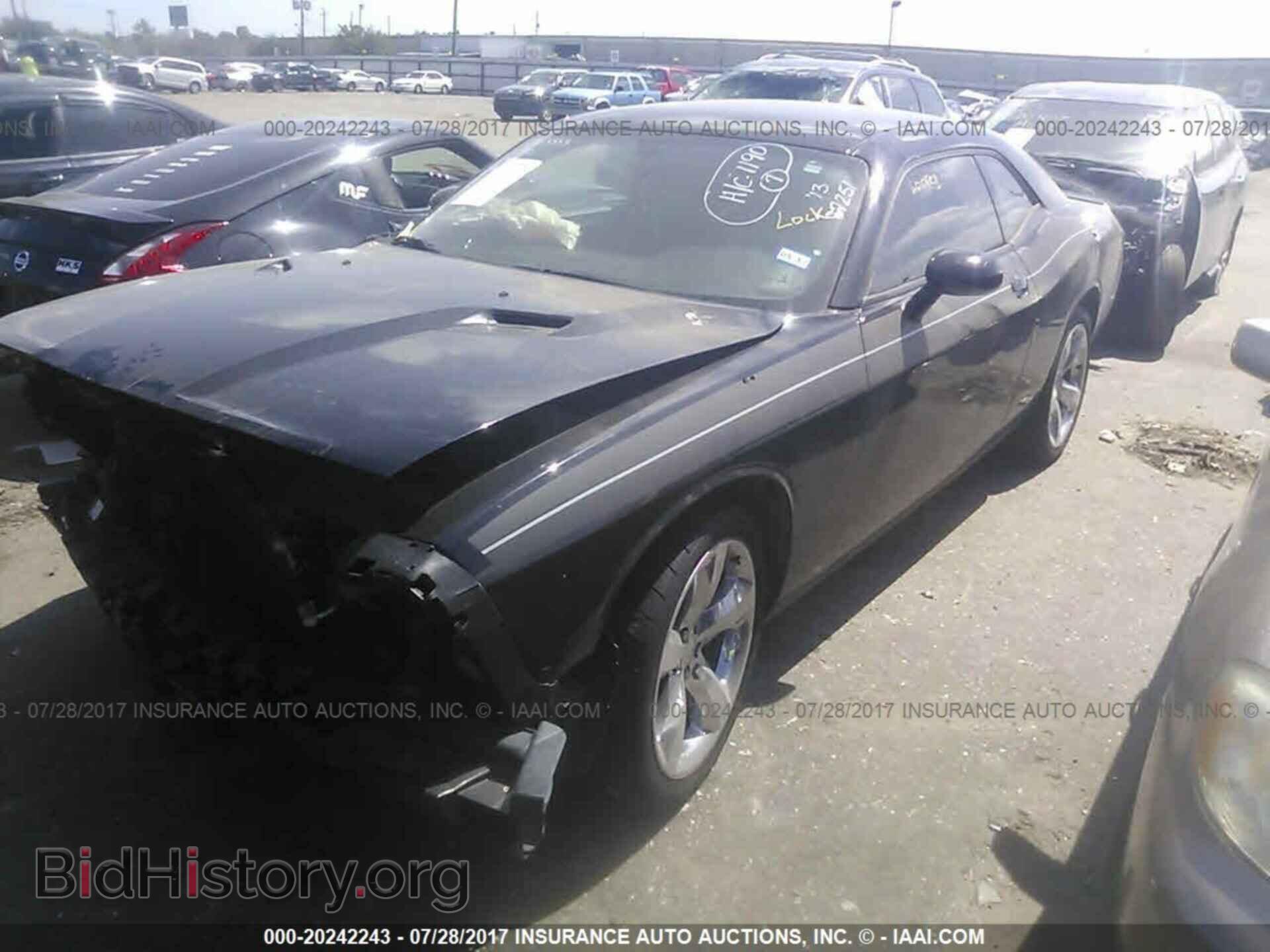 2013 Dodge Challenger - VIN: 2C3CDYAG2DH667251 - Photo 2