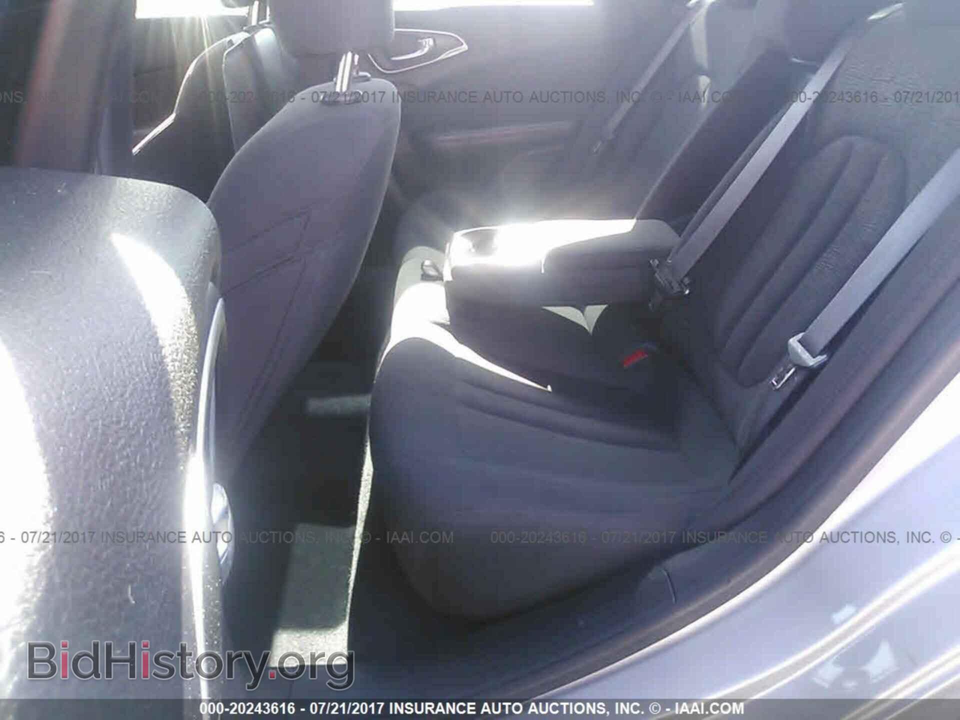 2015 Chrysler 200 - VIN: 1C3CCCAB1FN586553 - Photo 8