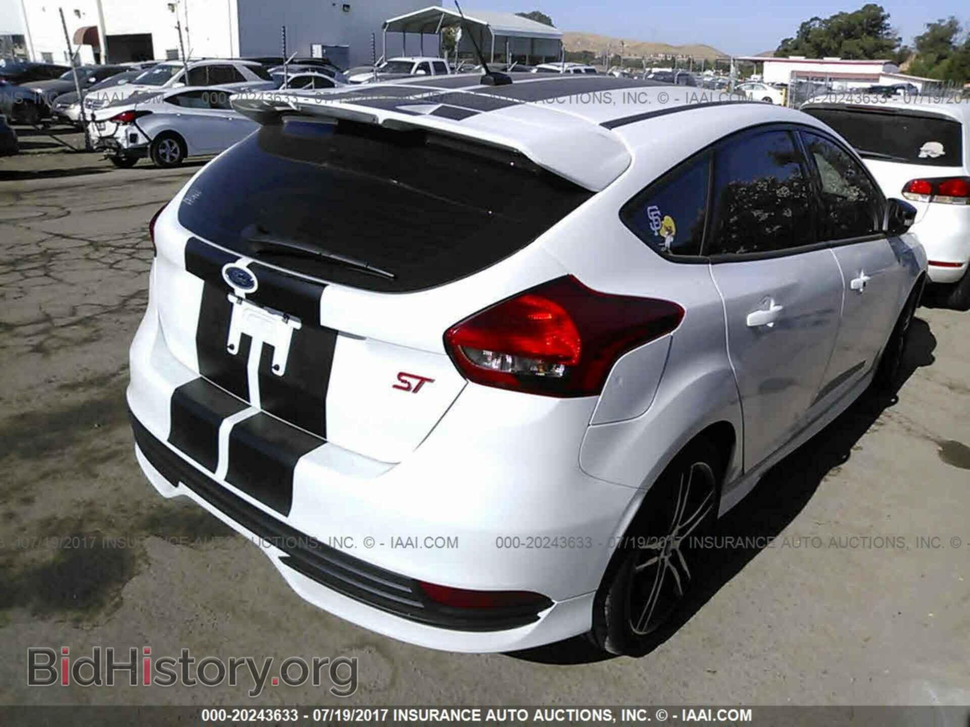 2016 Ford Focus - VIN: 1FADP3L91GL380571 - Photo 4