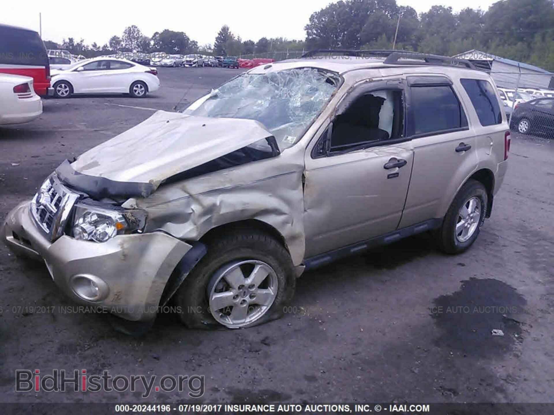 2011 Ford Escape - VIN: 1FMCU9D76BKA47162 - Фото 2