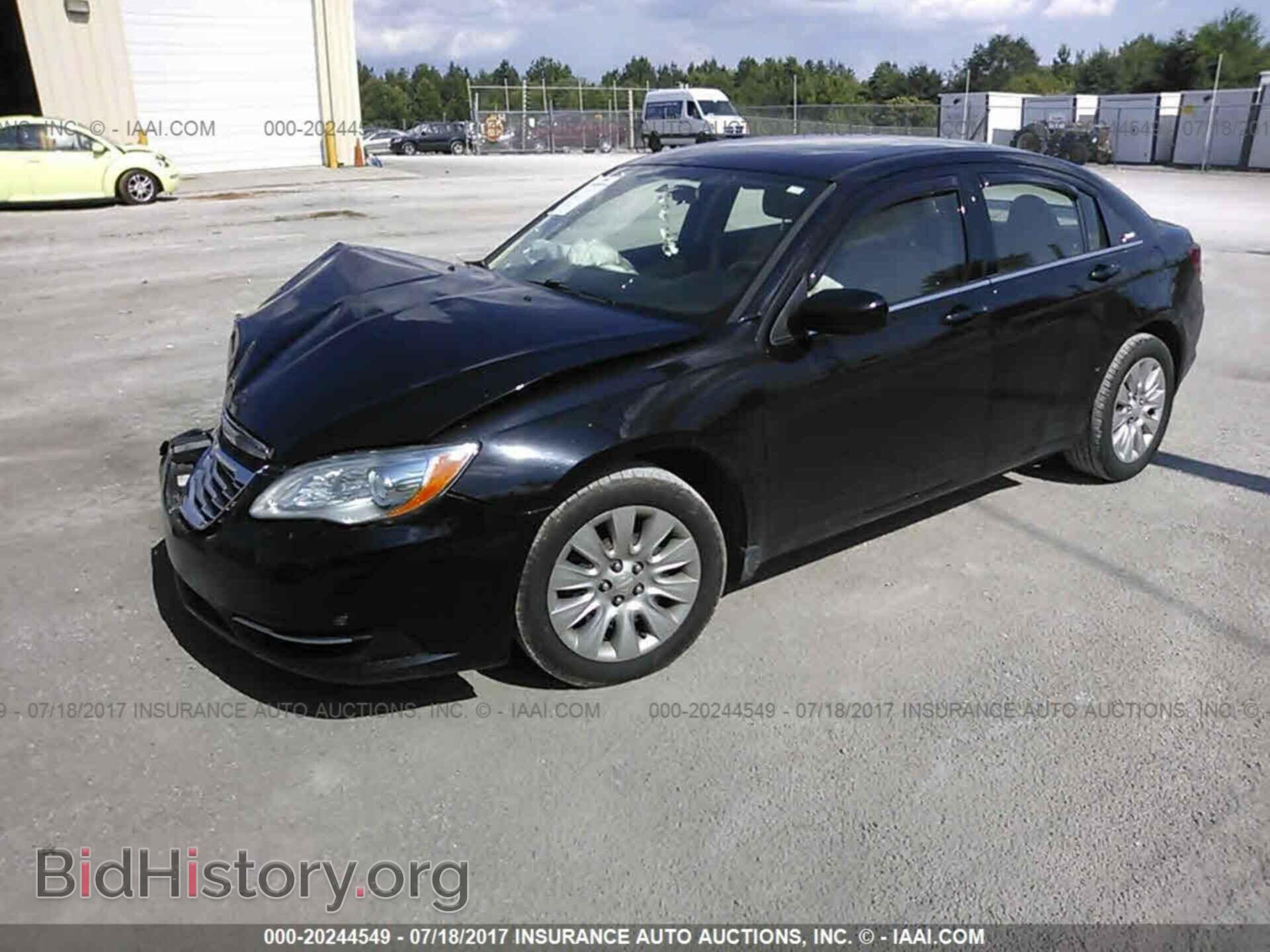 2013 Chrysler 200 - VIN: 1C3CCBABXDN642464 - Photo 2