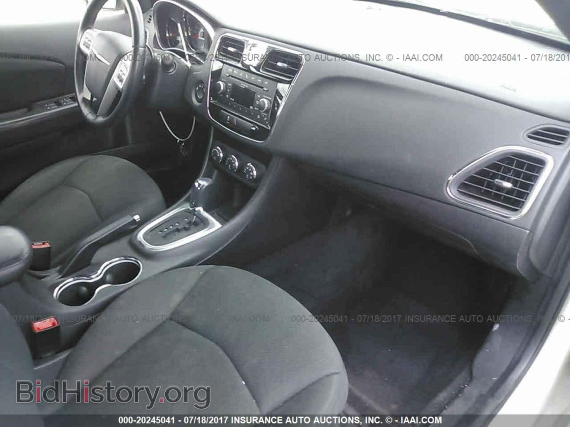 2011 Chrysler 200 - VIN: 1C3BC1FB3BN531542 - Photo 5