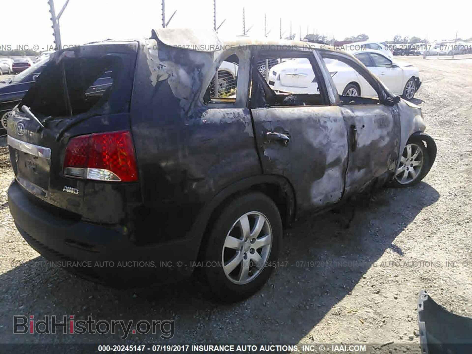 2012 Kia Sorento - VIN: 5XYKTCA66CG288707 - Фото 4