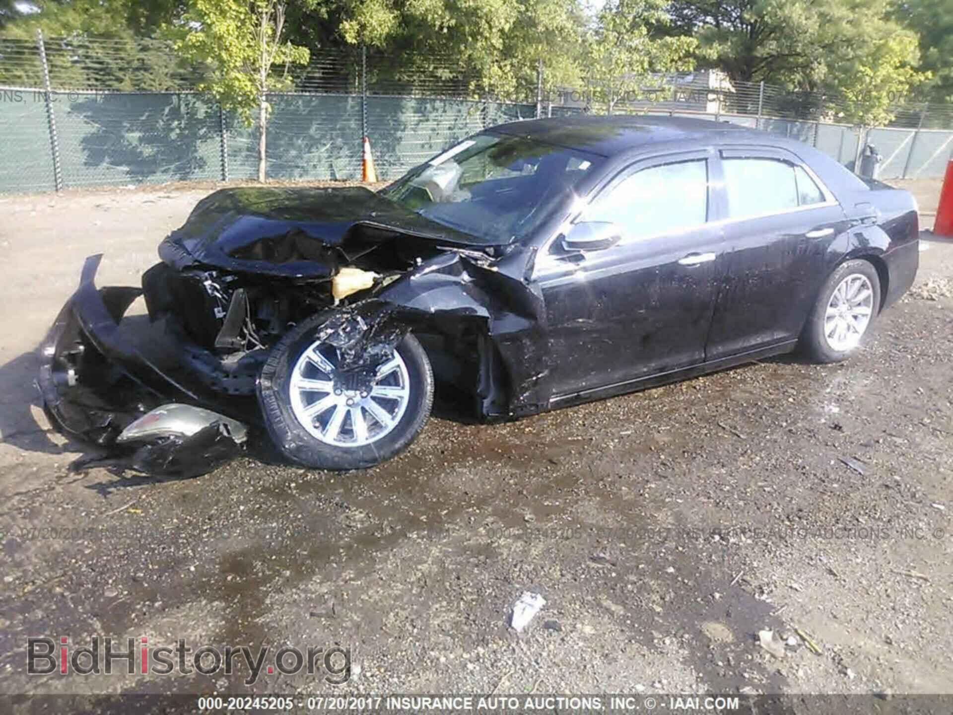 2012 Chrysler 300c - VIN: 2C3CCAET5CH147206 - Photo 2